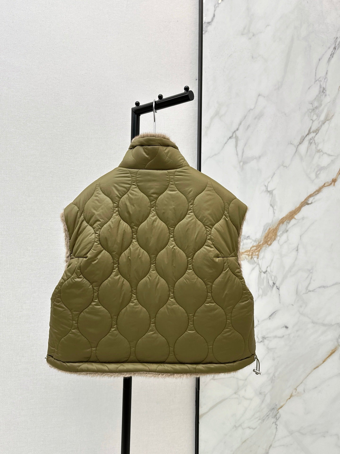 25FW reversible faux fur vest jacket