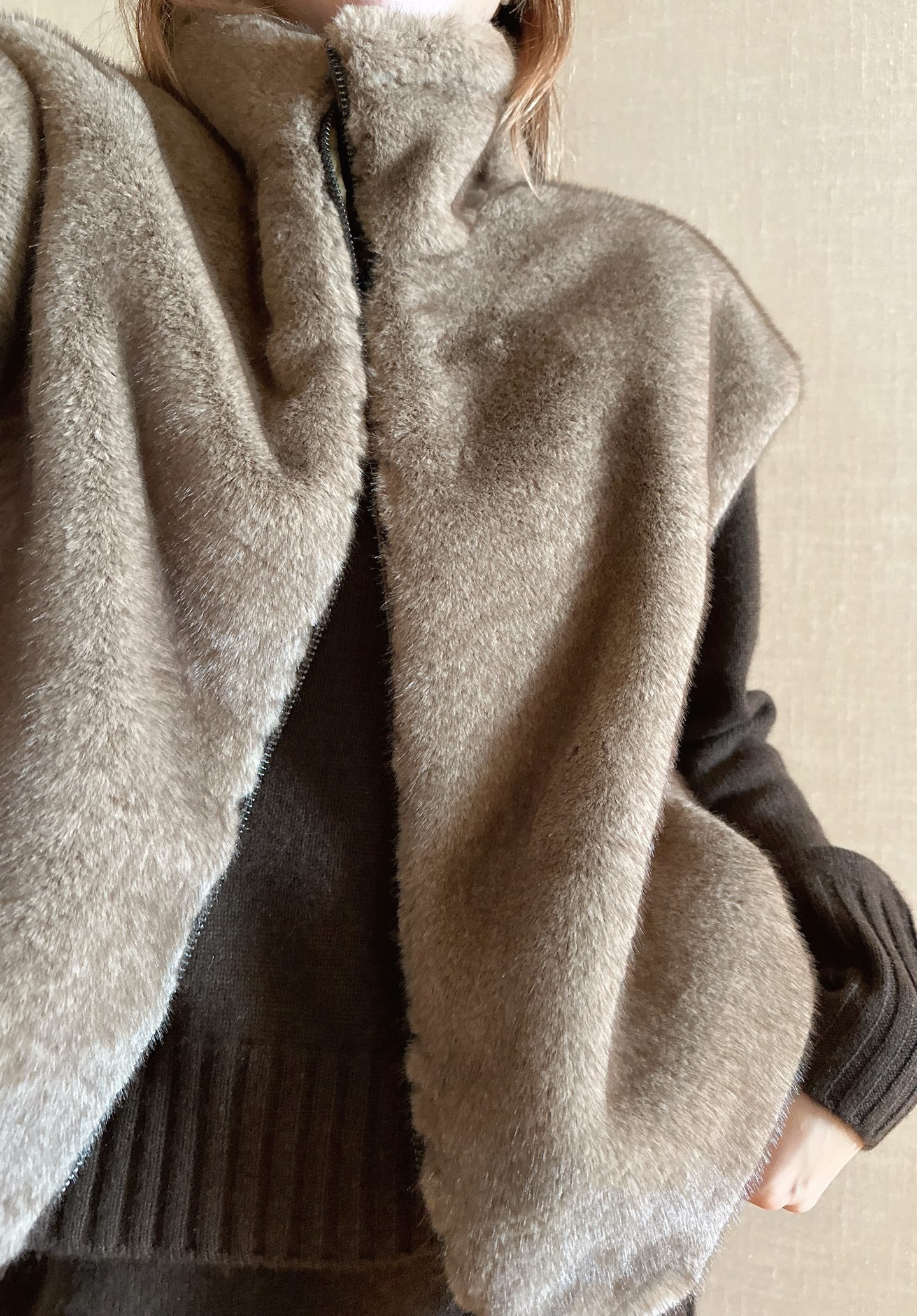 25FW reversible faux fur vest jacket