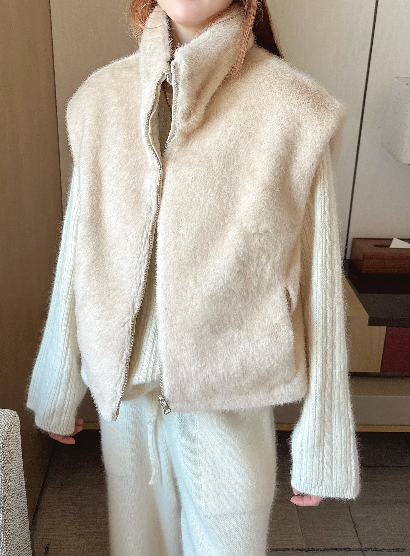 25FW reversible faux fur vest jacket