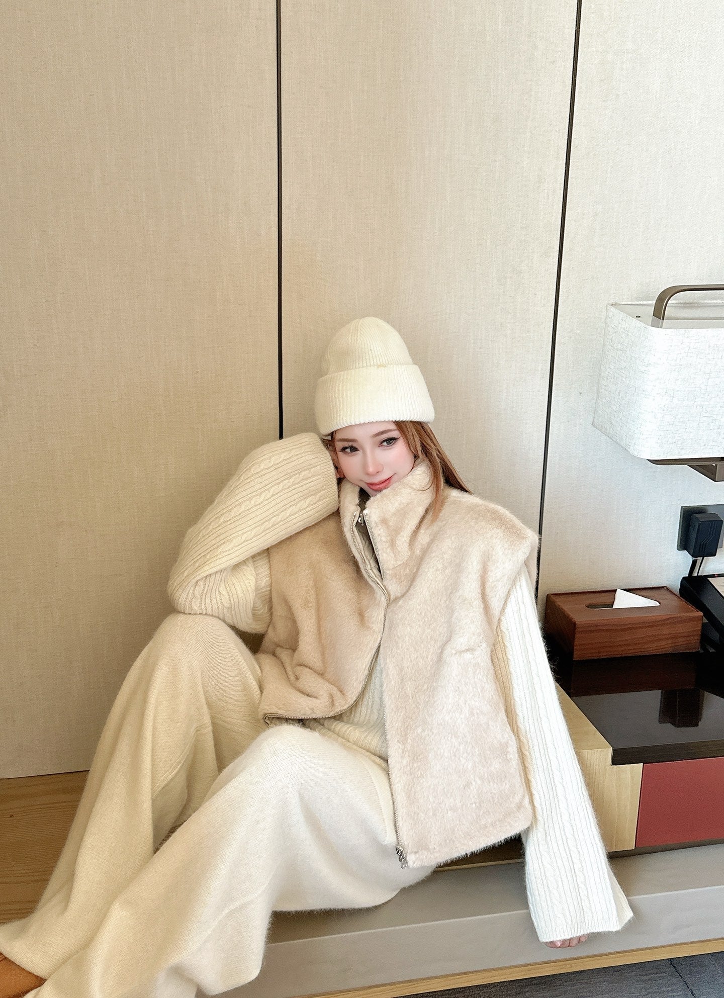 25FW reversible faux fur vest jacket