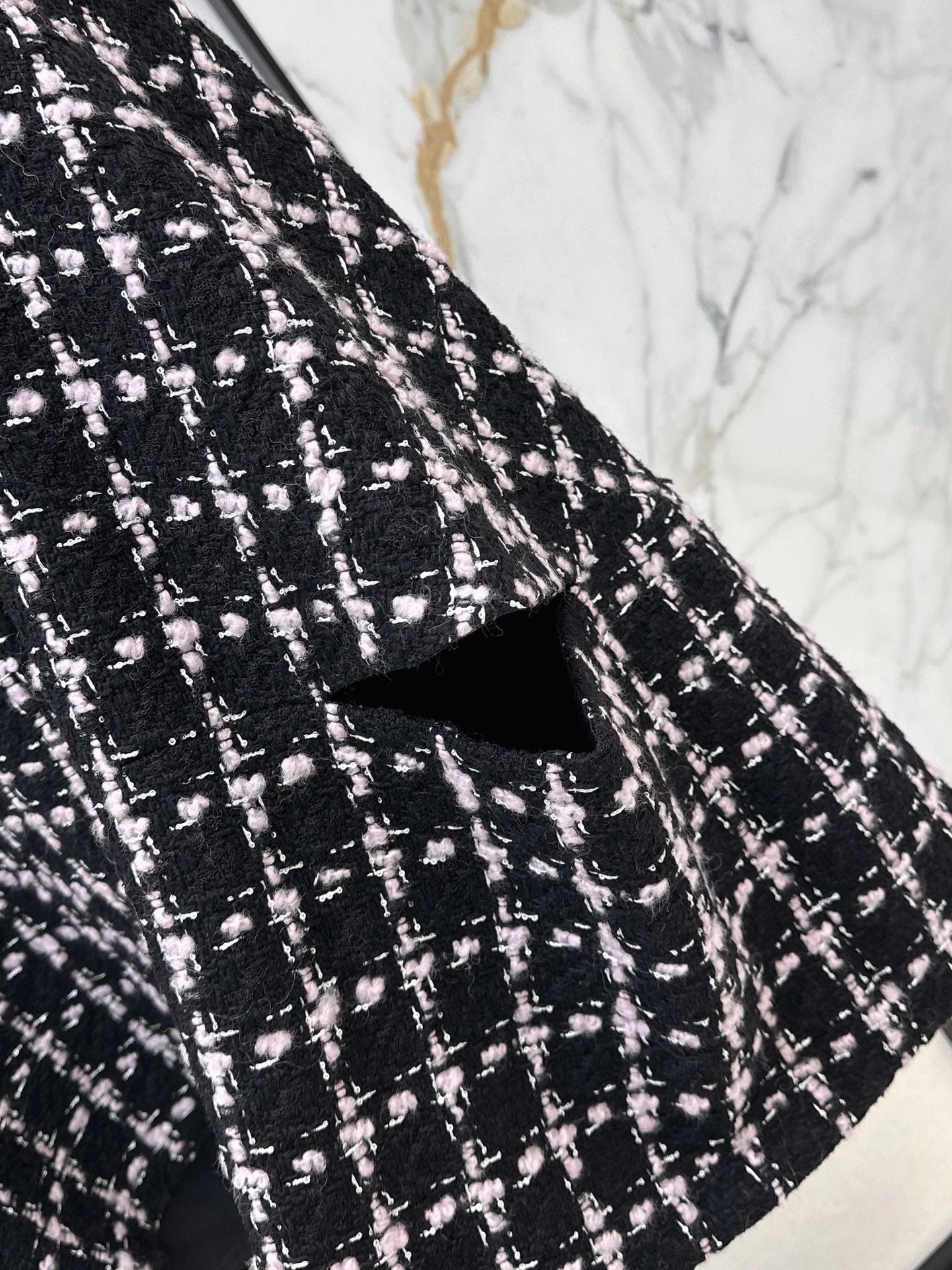 25FW check cape coat