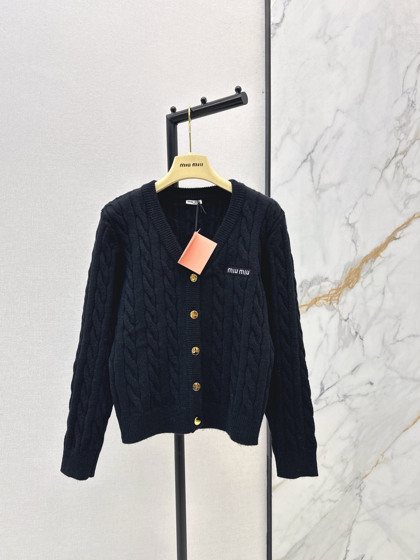 25FW NEW cable knit cardigan