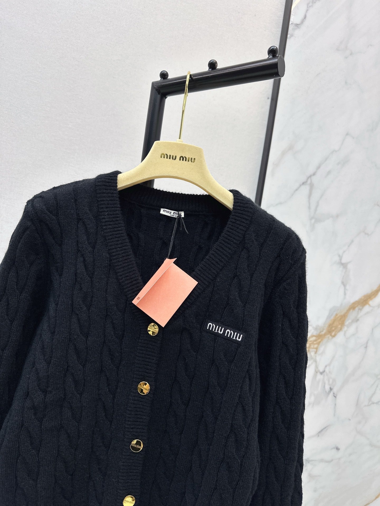 25FW NEW cable knit cardigan