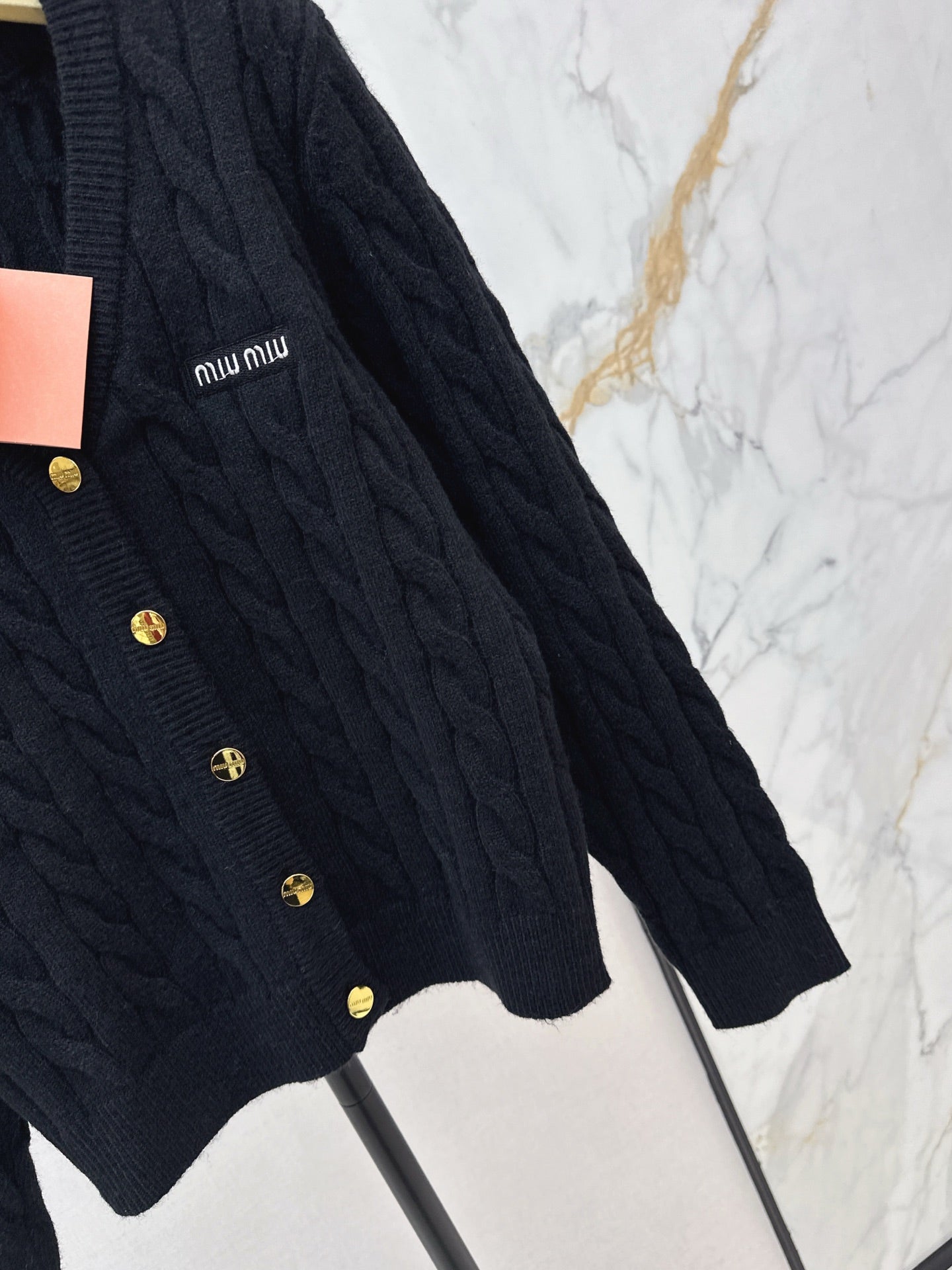 25FW NEW cable knit cardigan