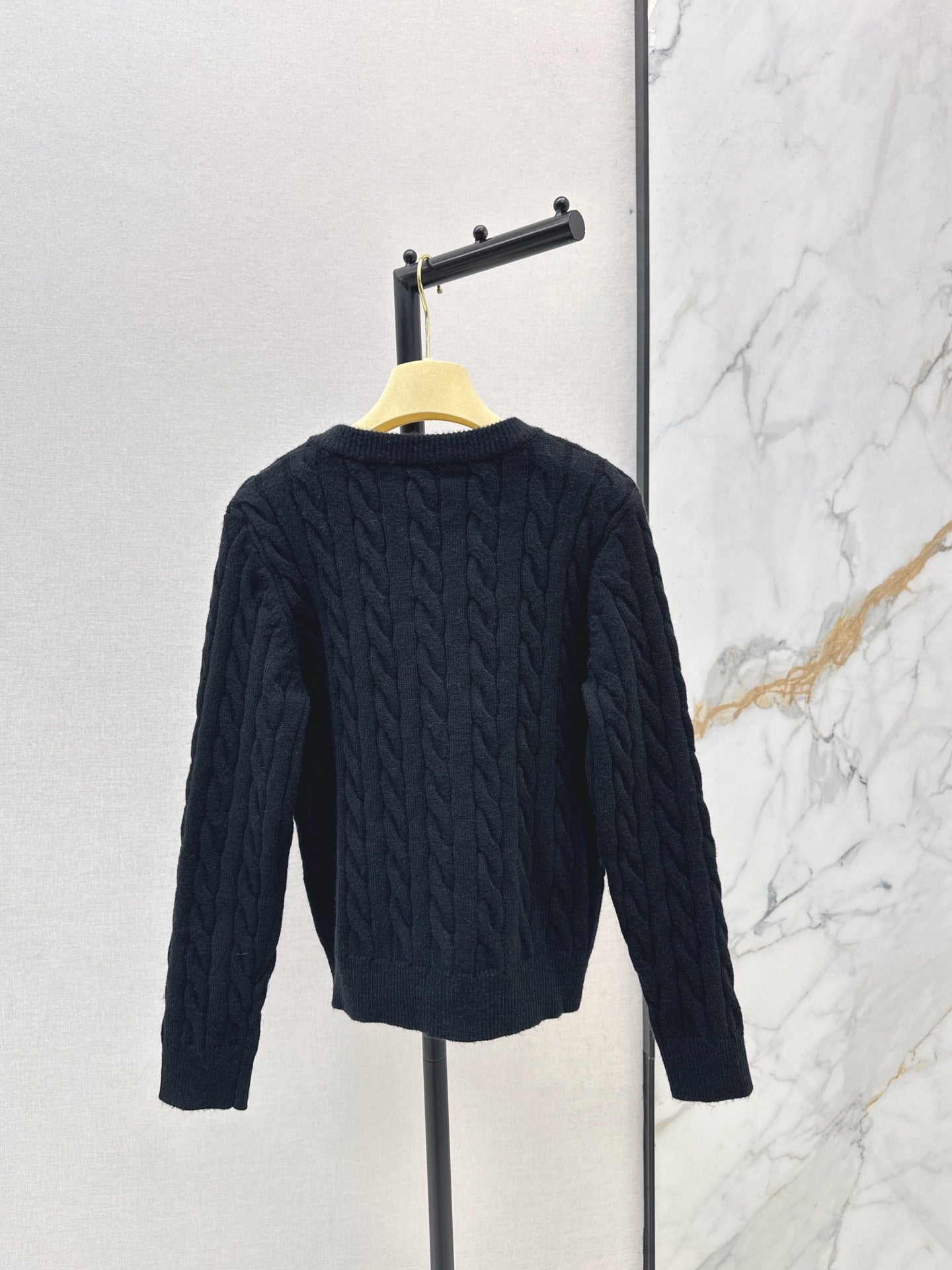 25FW NEW cable knit cardigan