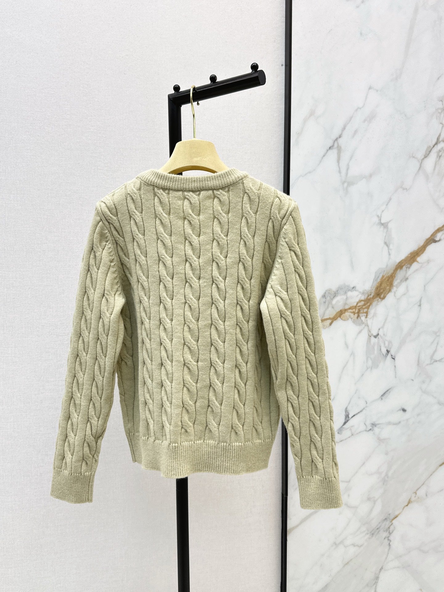 25FW NEW cable knit cardigan