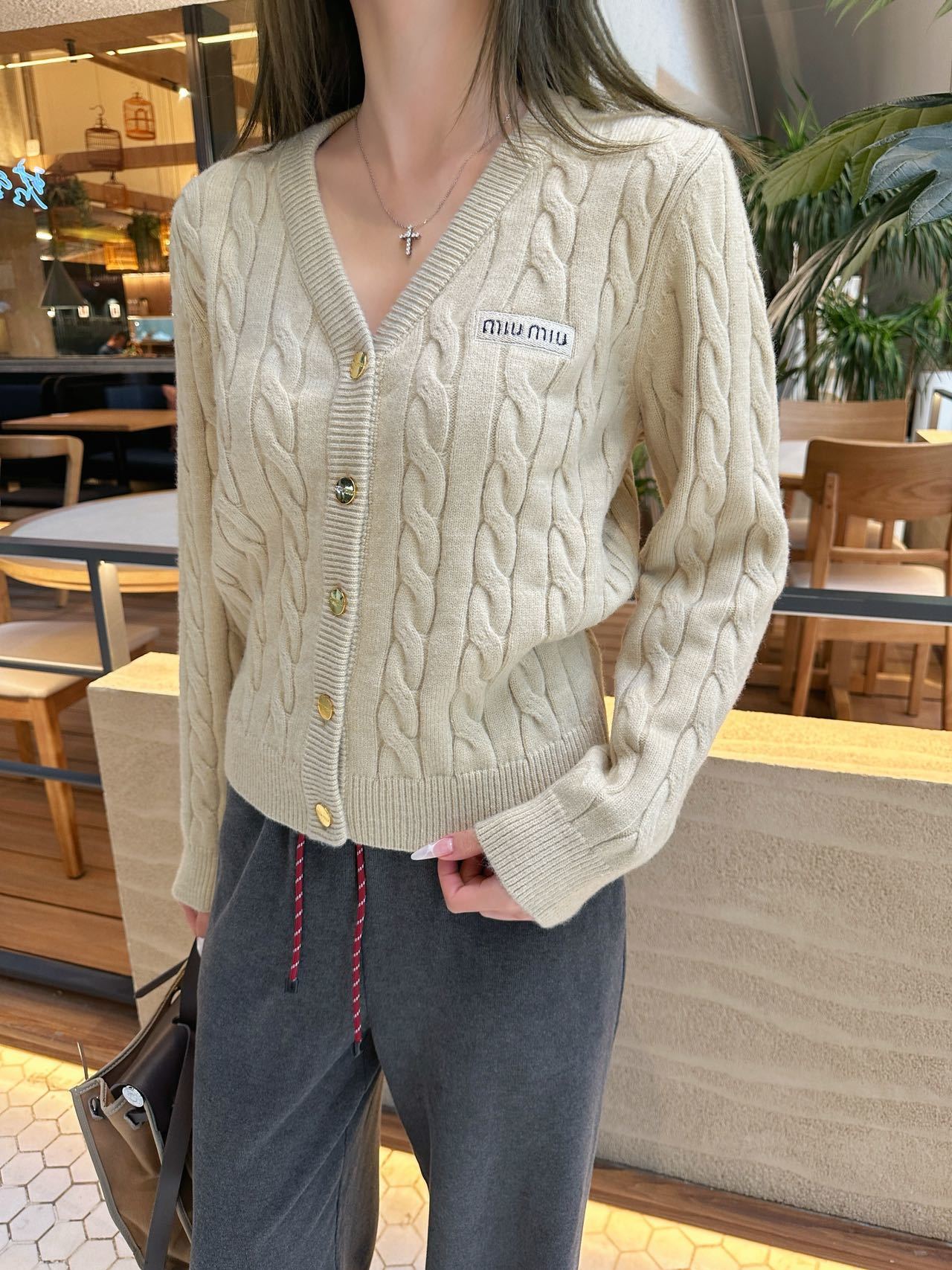 25FW NEW cable knit cardigan