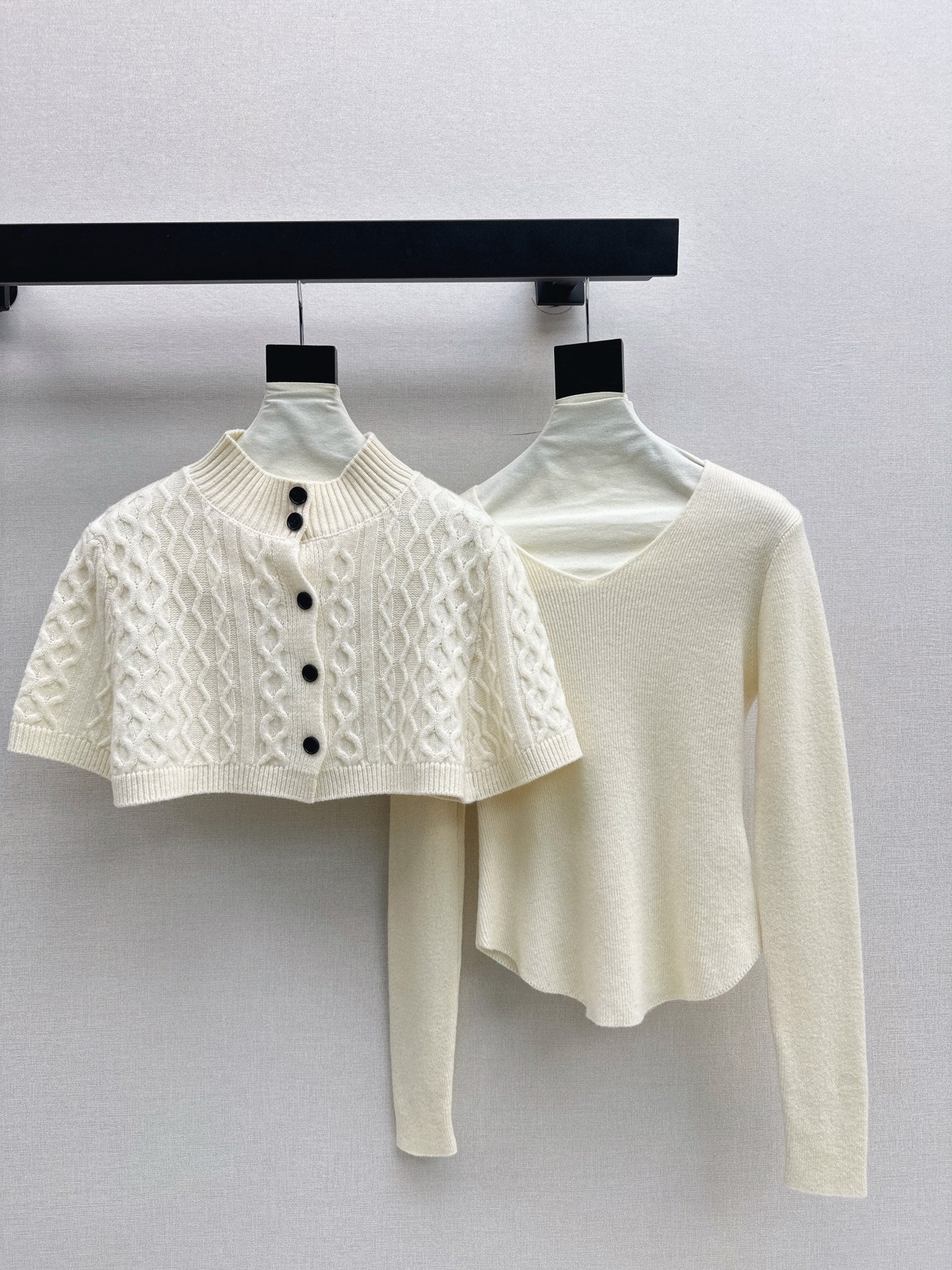 25FW  cape+sweater set