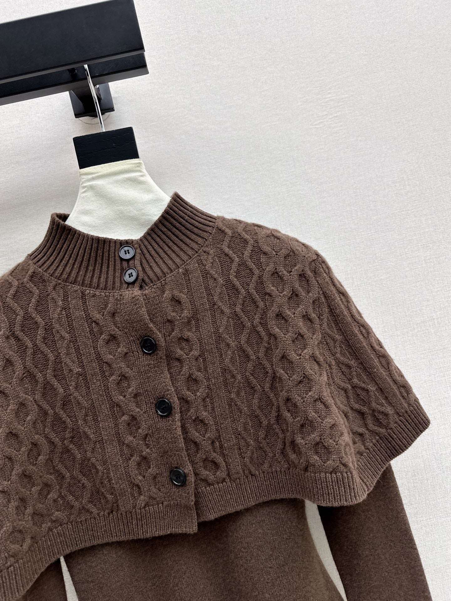 25FW  cape+sweater set