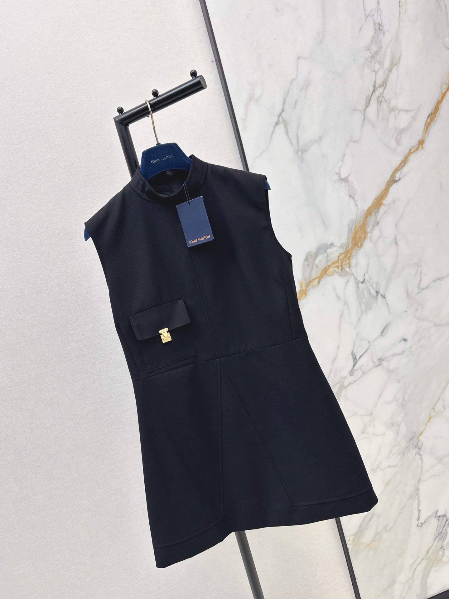 26SS  sleeveless dress