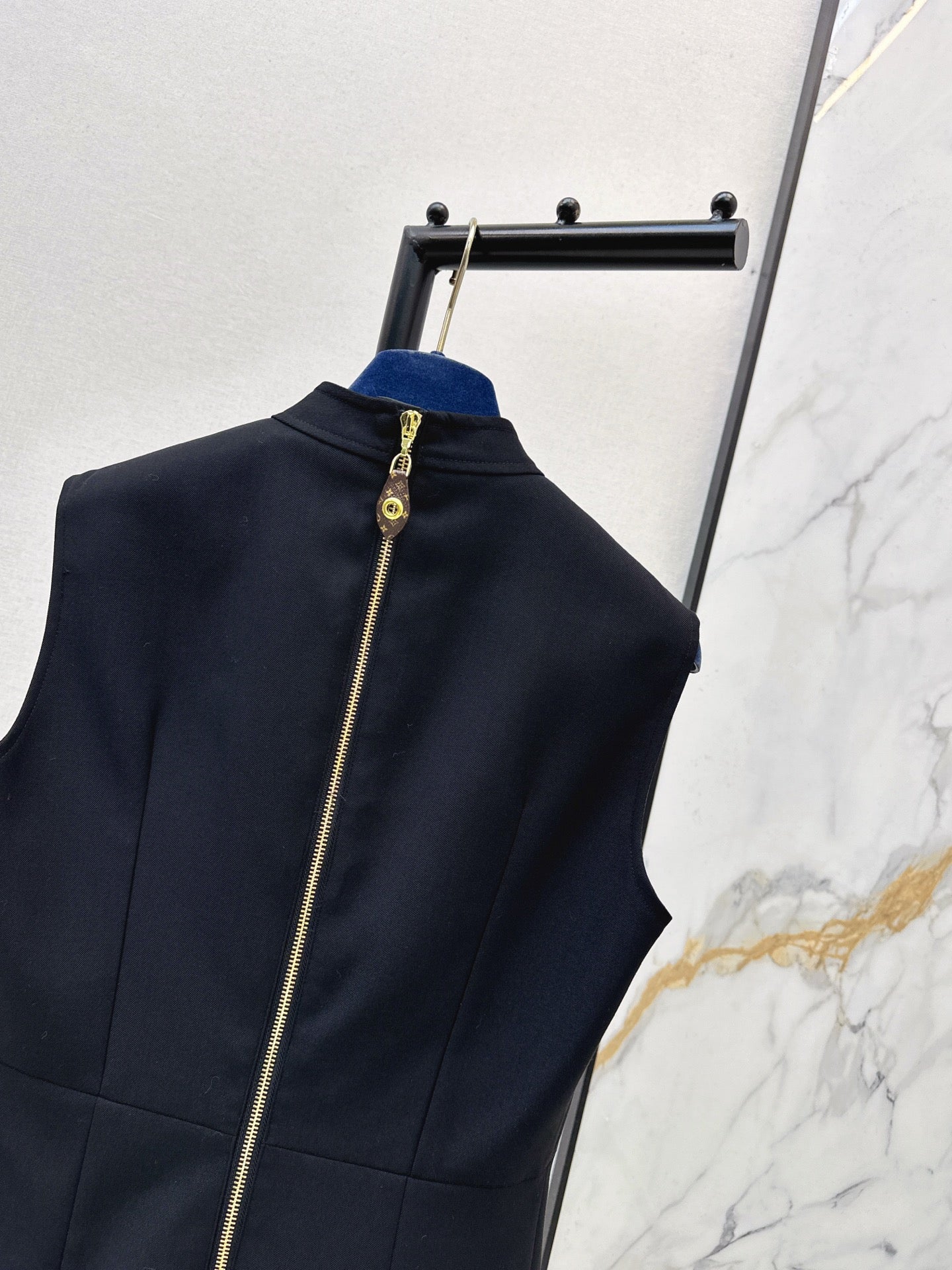 26SS  sleeveless dress