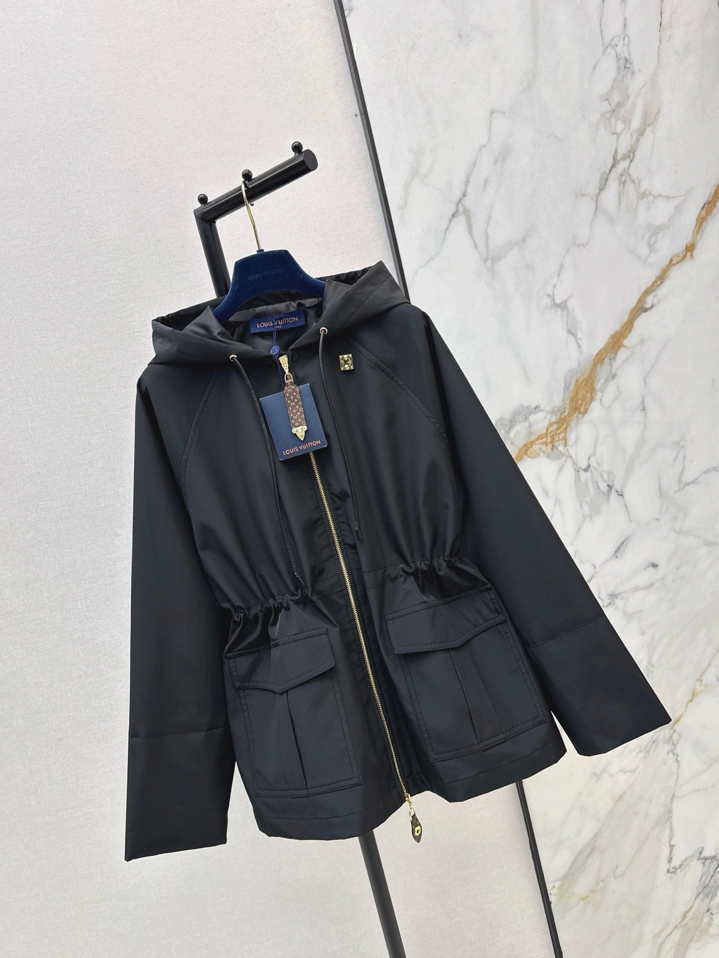 25FW  drawstring hooded jacket