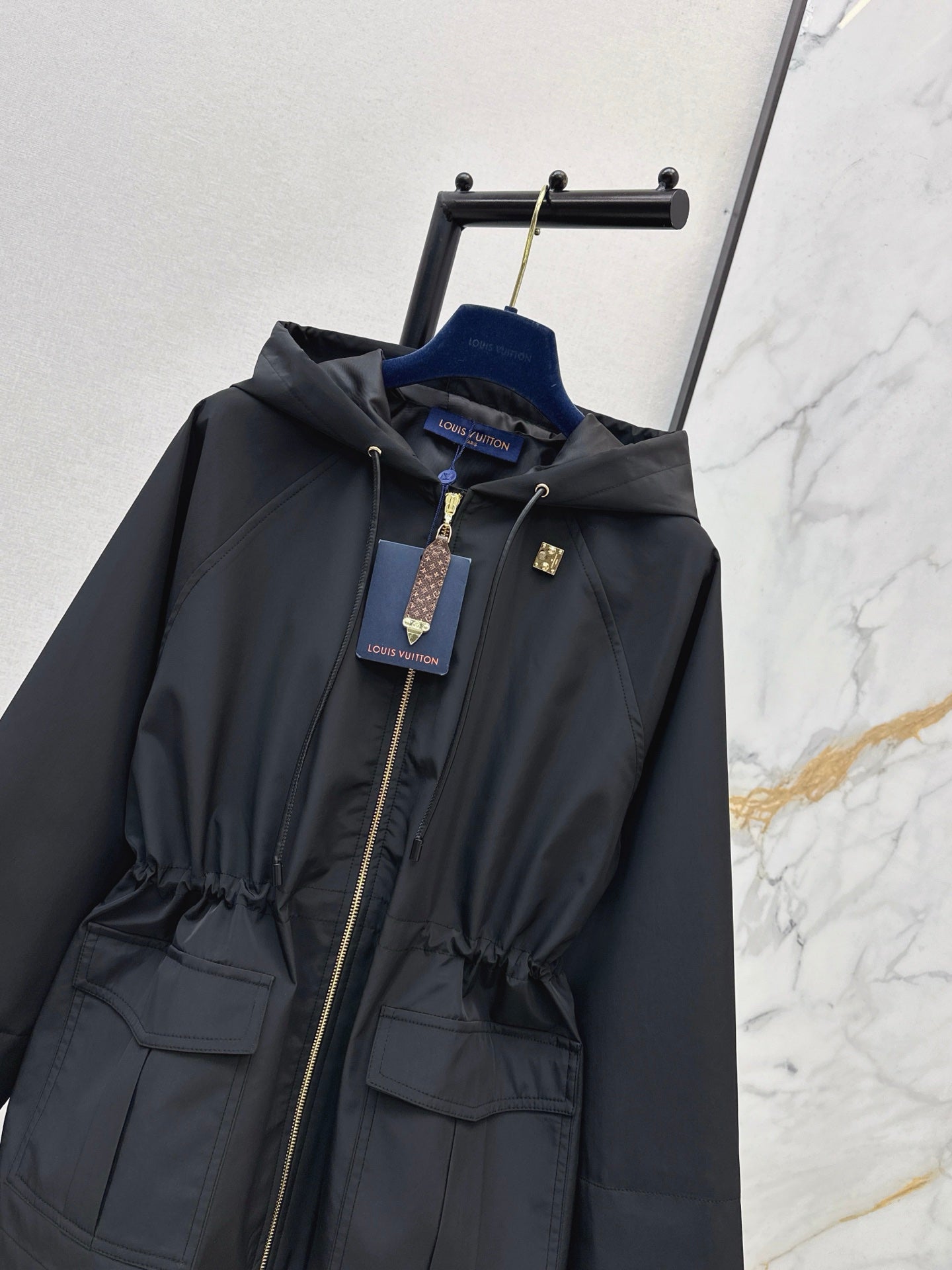 25FW  drawstring hooded jacket