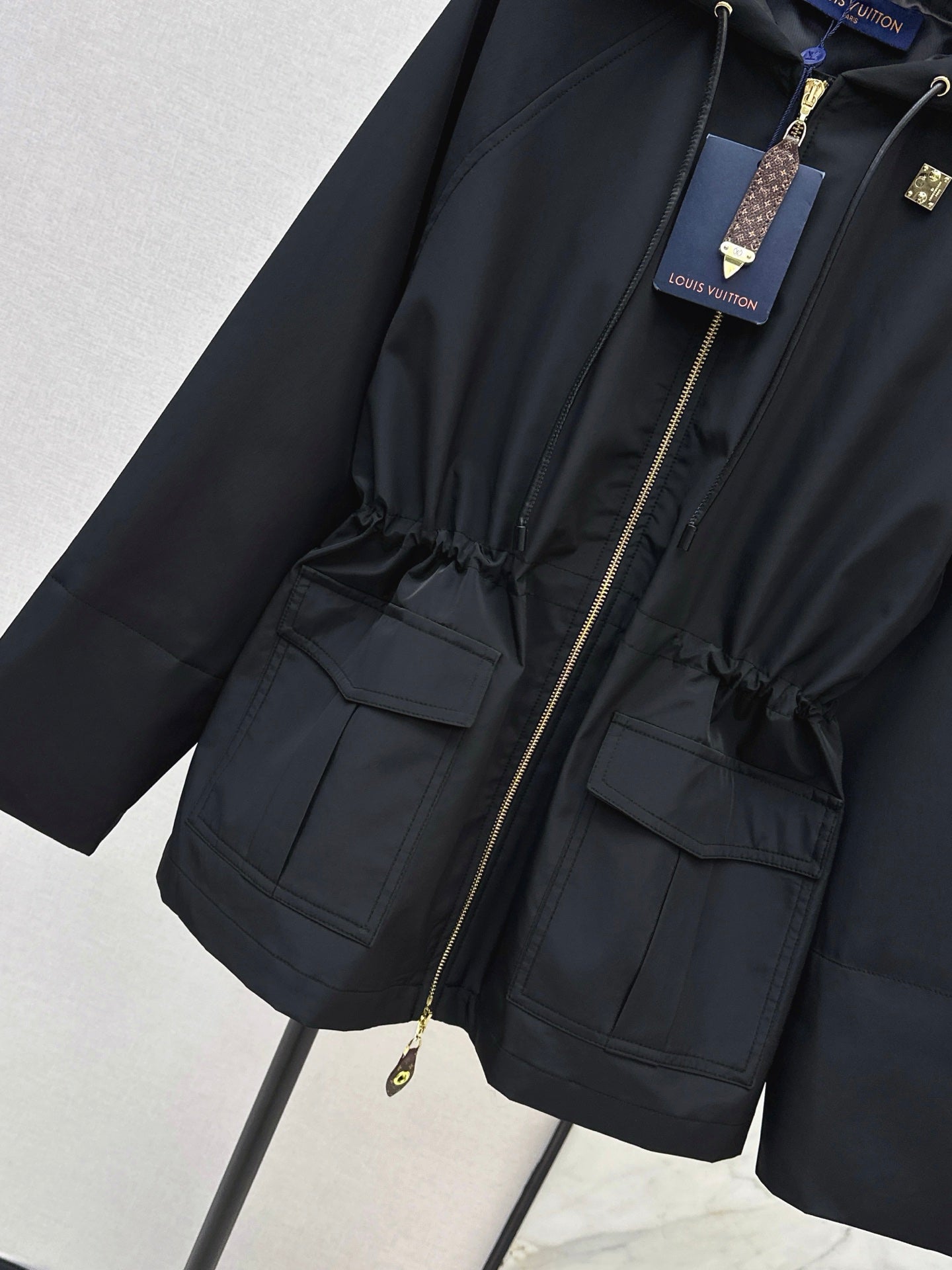 25FW  drawstring hooded jacket