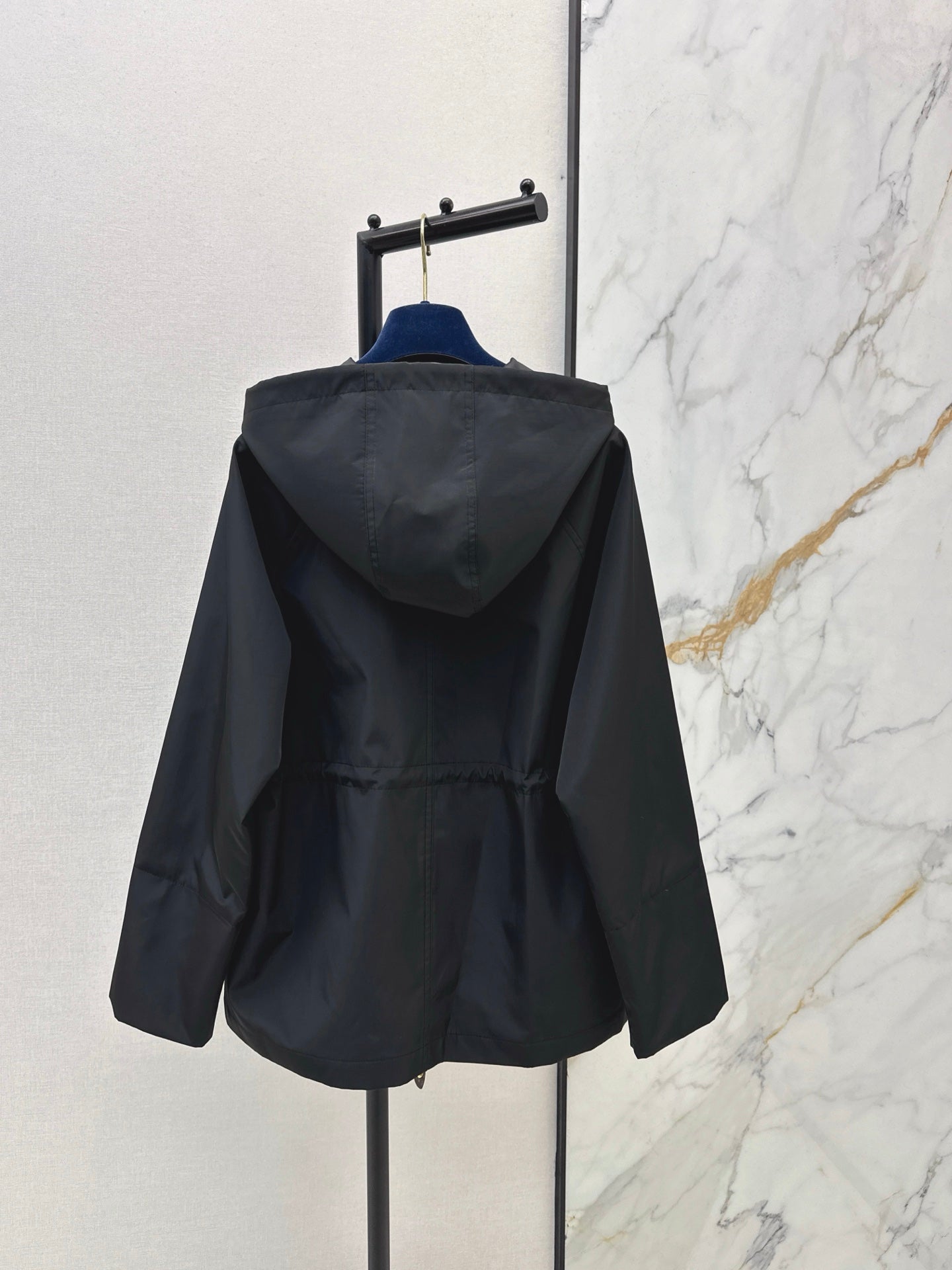 25FW  drawstring hooded jacket