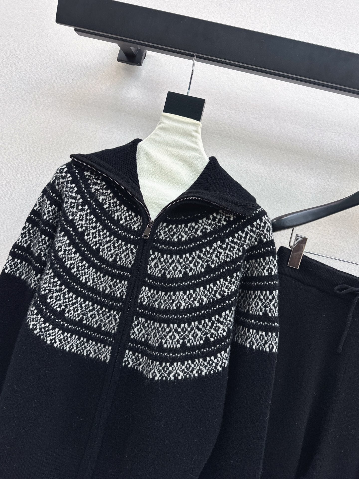 26SS  knit fair isle zipper cardigan+pants outfit set