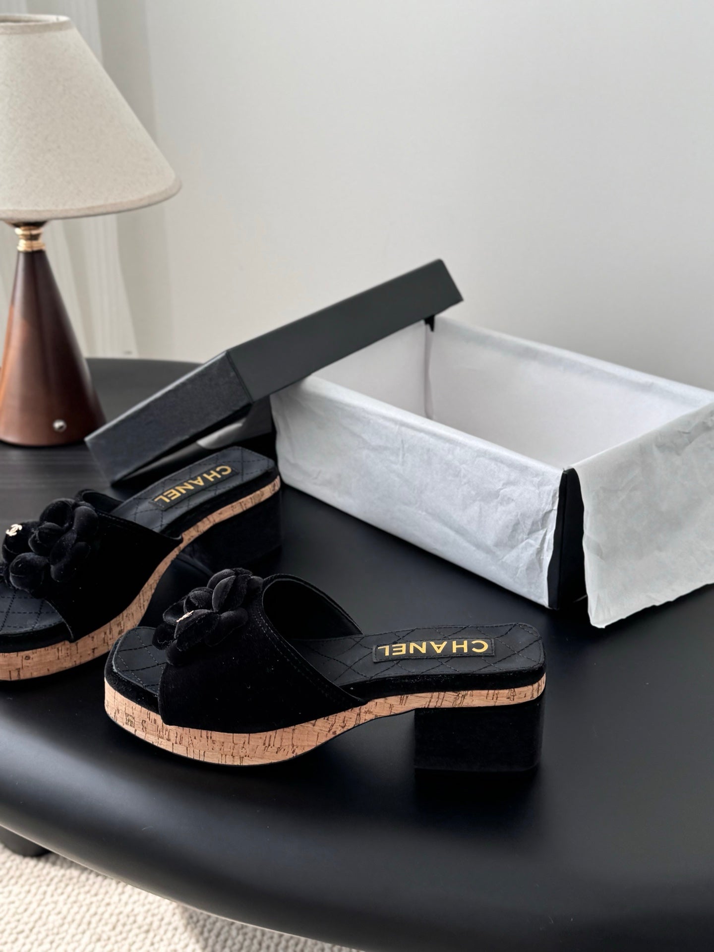 26SS Kamelien-Sandalen
