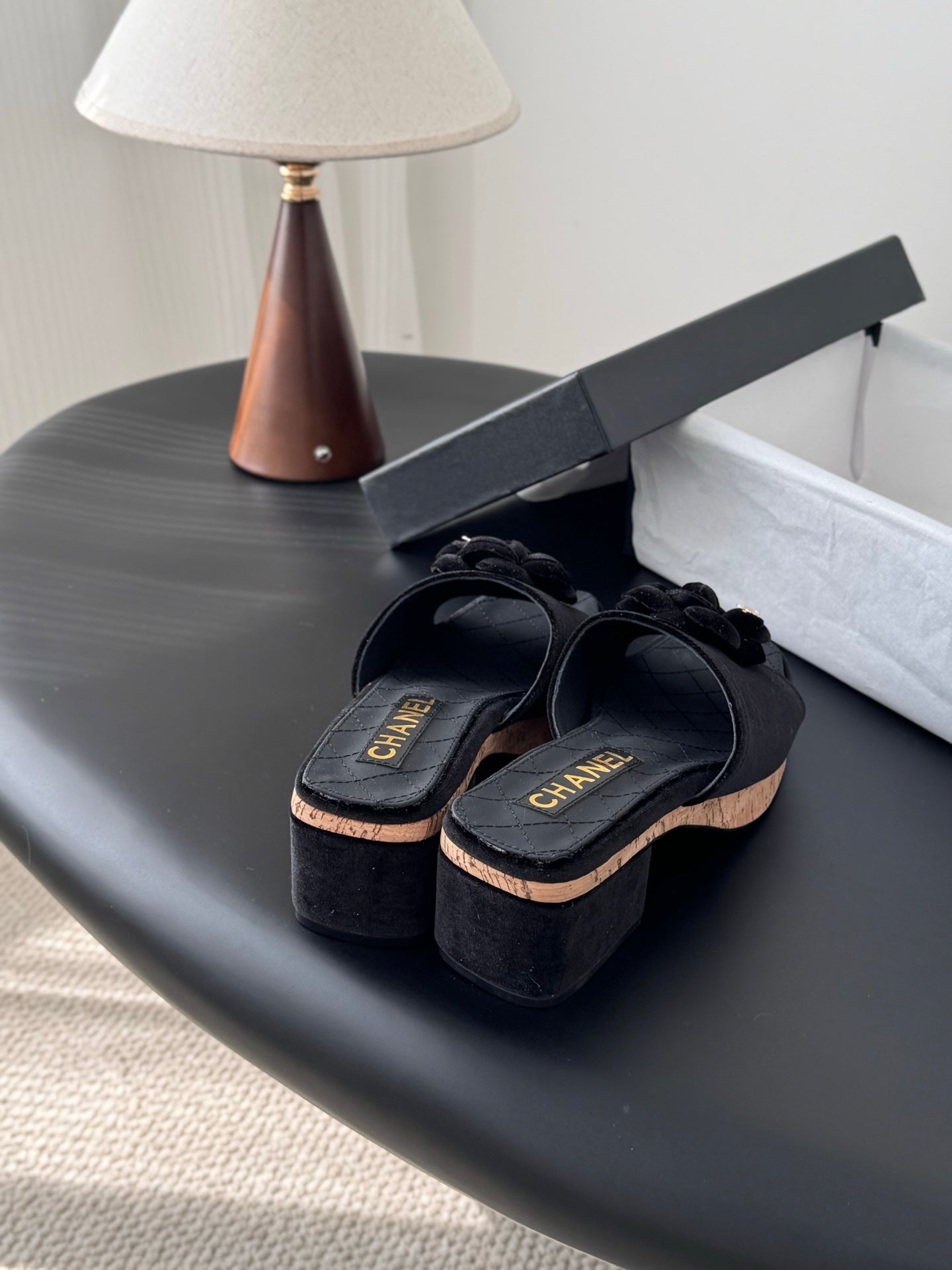 26SS Kamelien-Sandalen