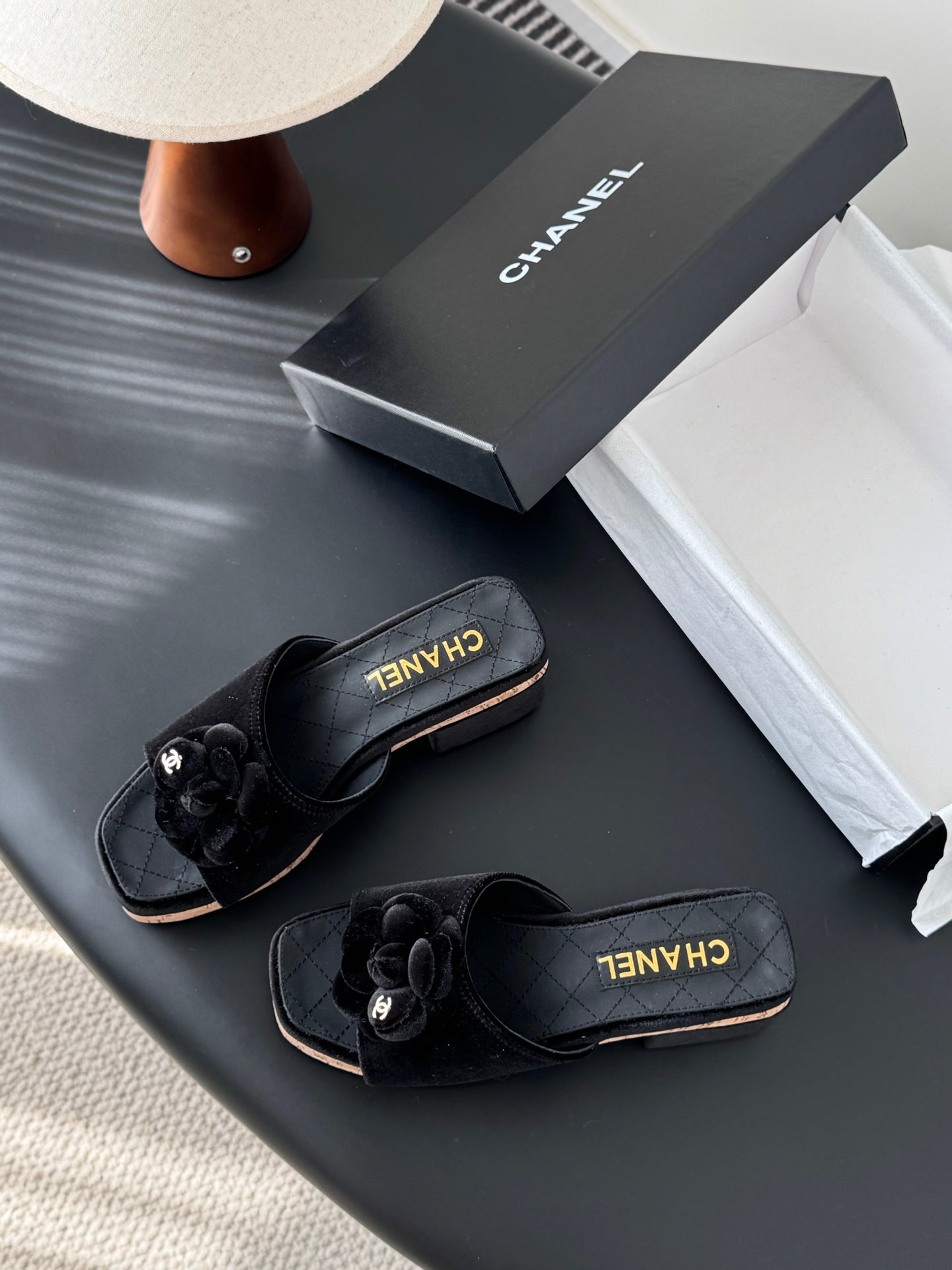 26SS Kamelien-Sandalen
