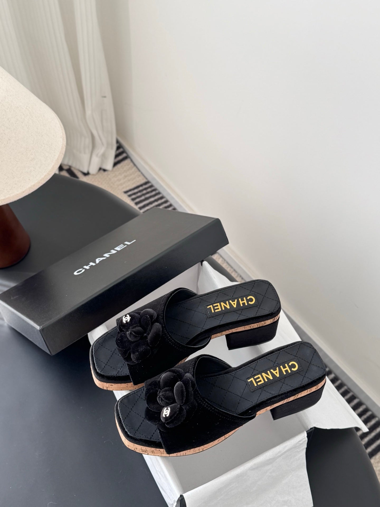 26SS Kamelien-Sandalen