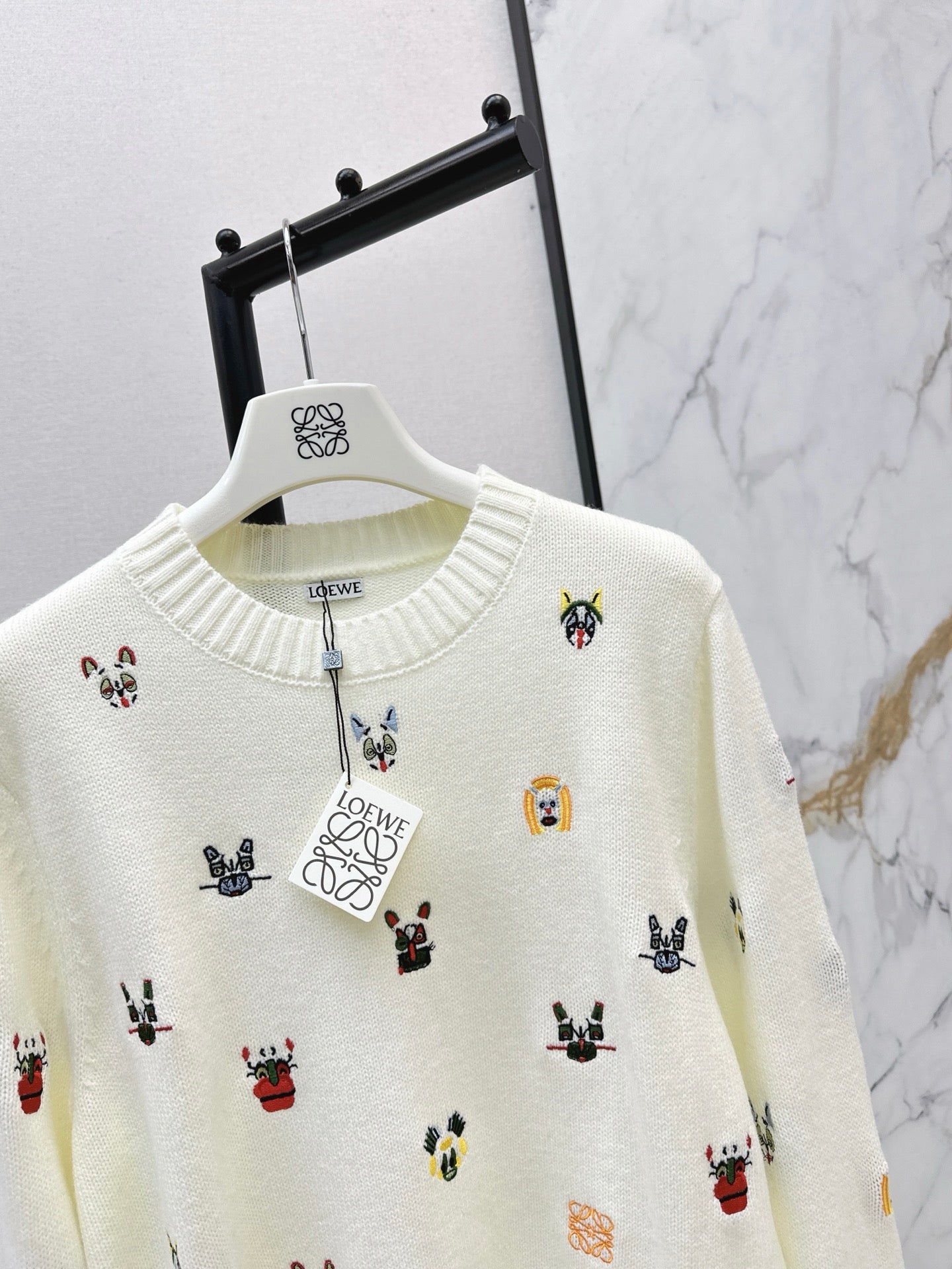 25FW embroidery sweater