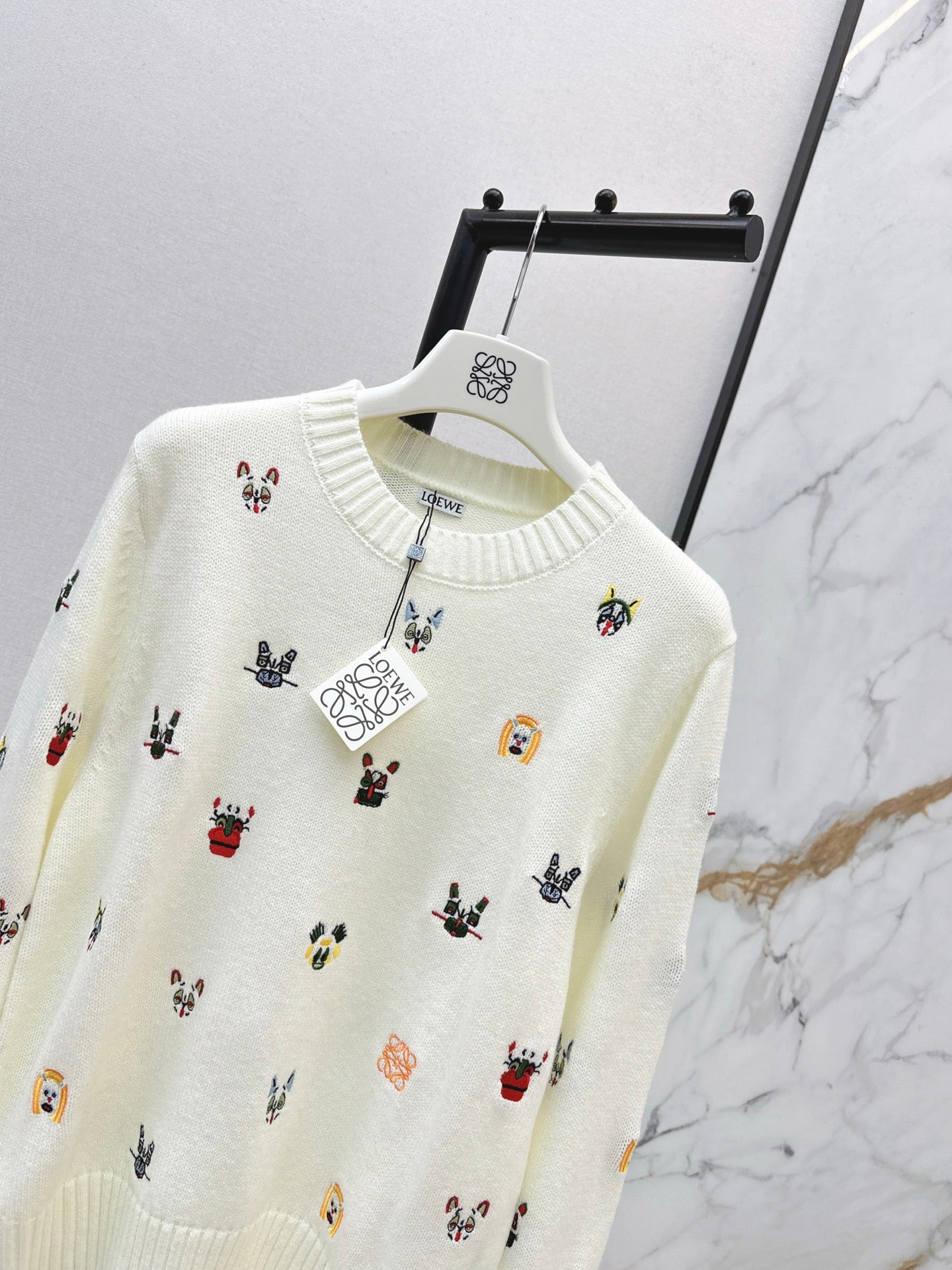 25FW embroidery sweater