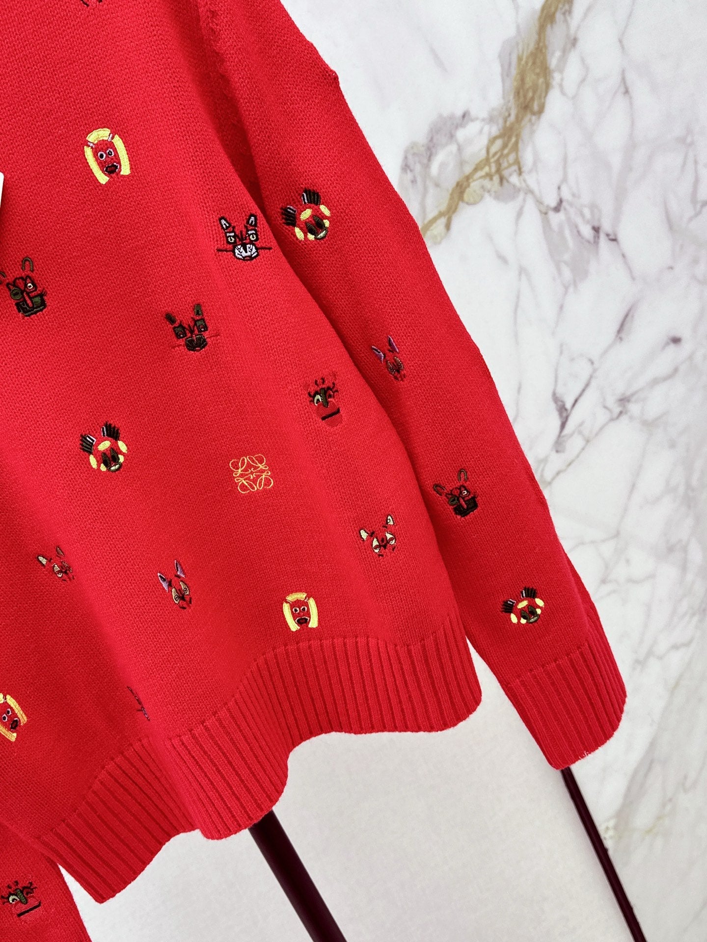 25FW embroidery sweater