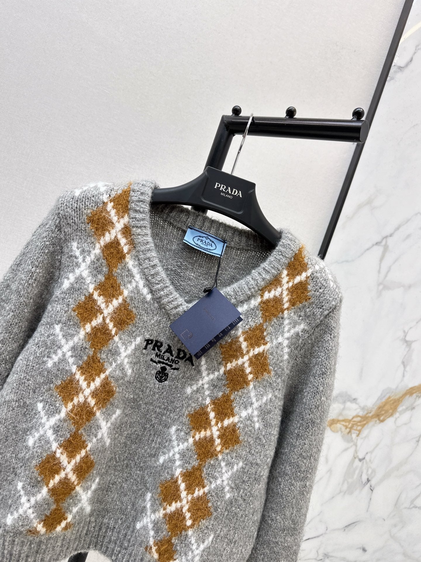 25FW  knit sweater