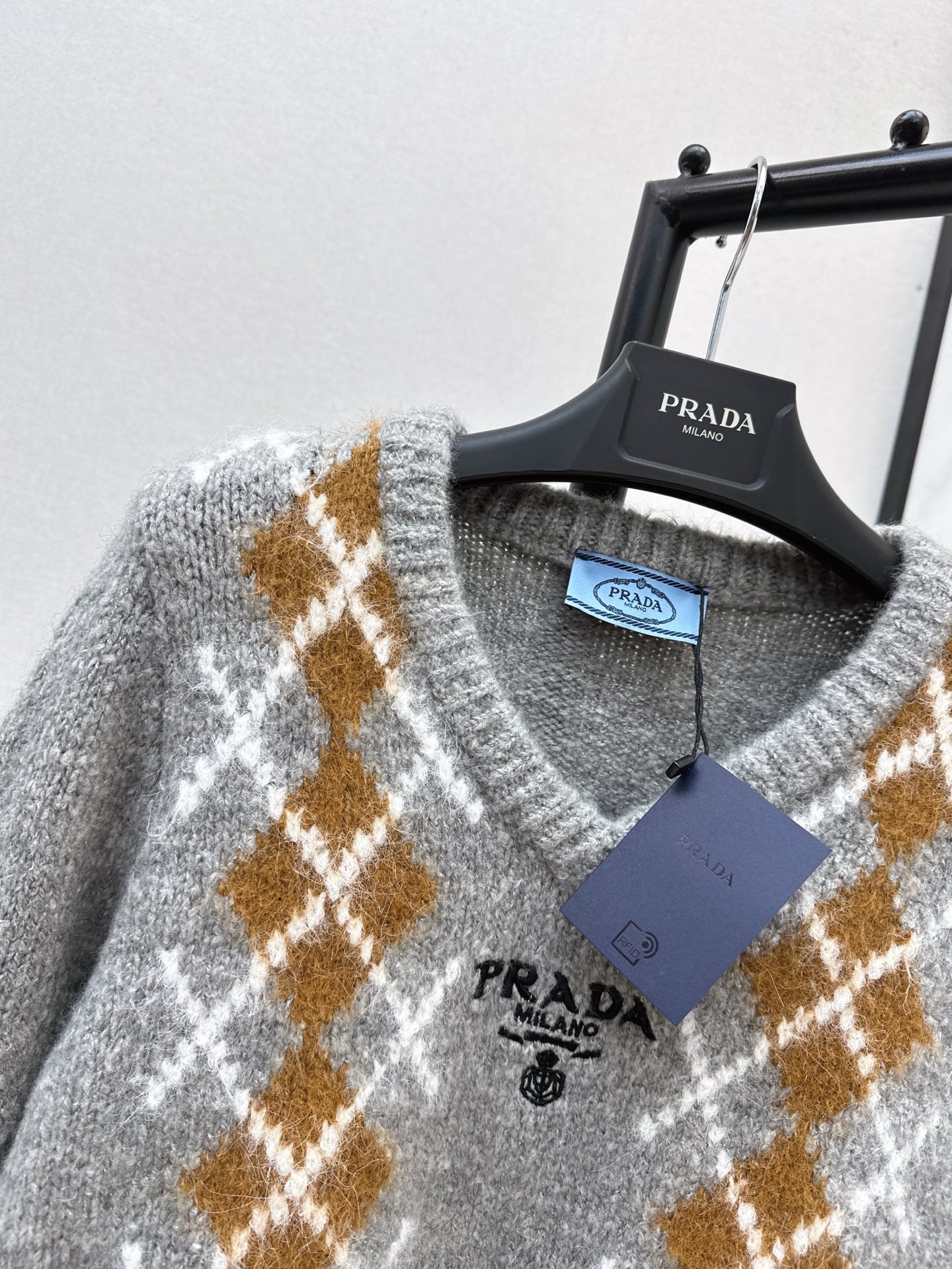 25FW  knit sweater
