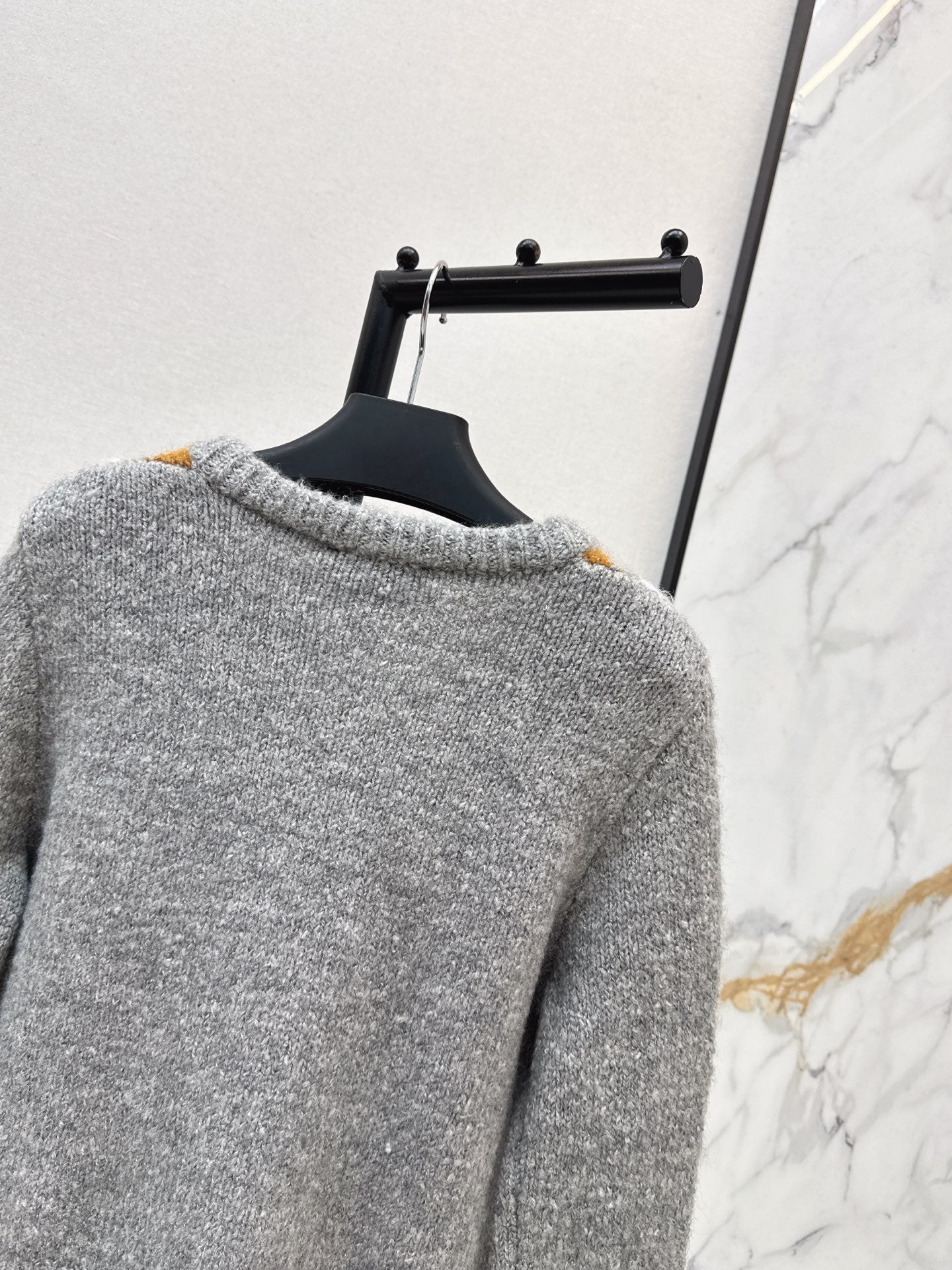 25FW  knit sweater