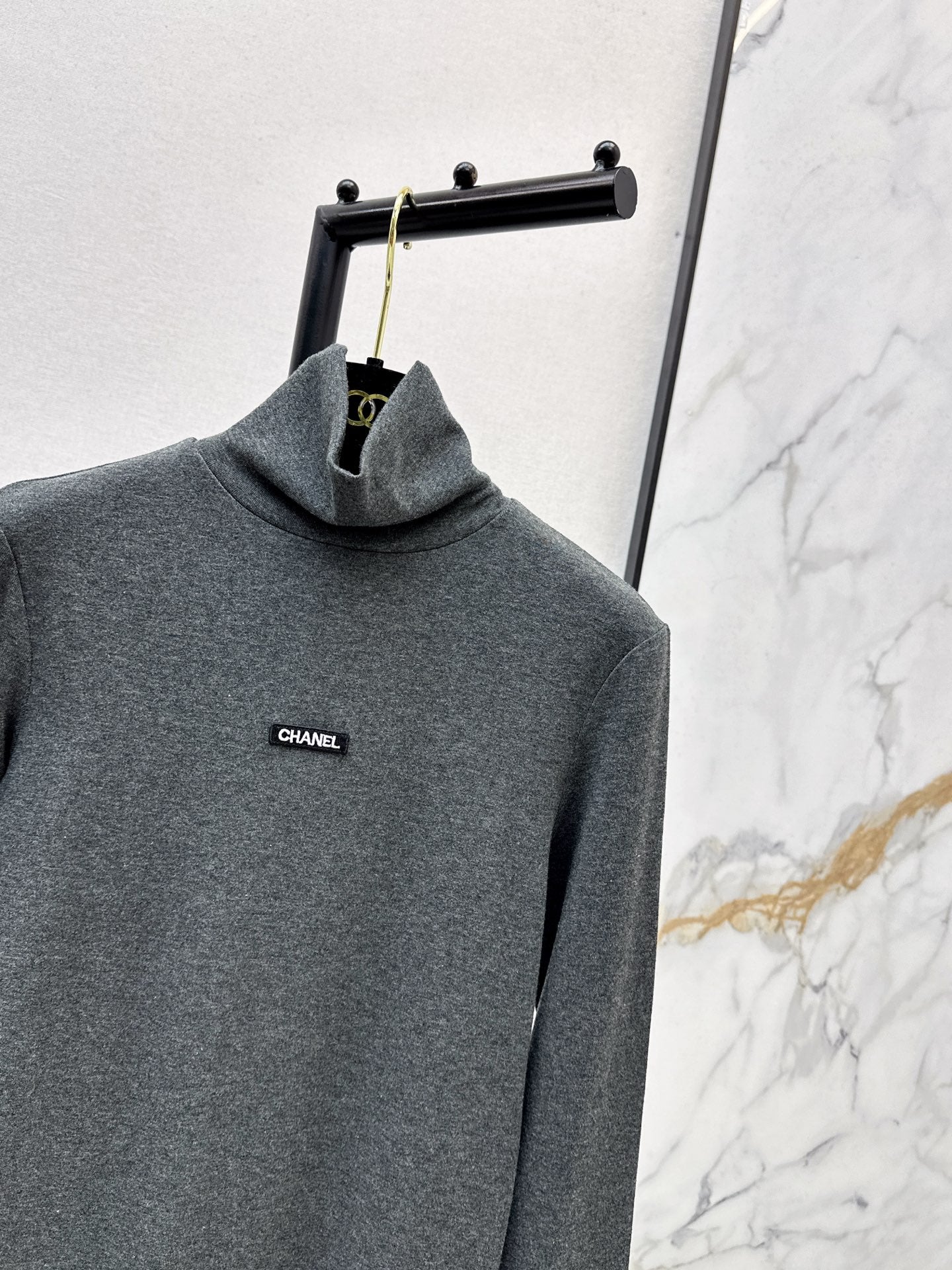 25fw  high neck basic tee