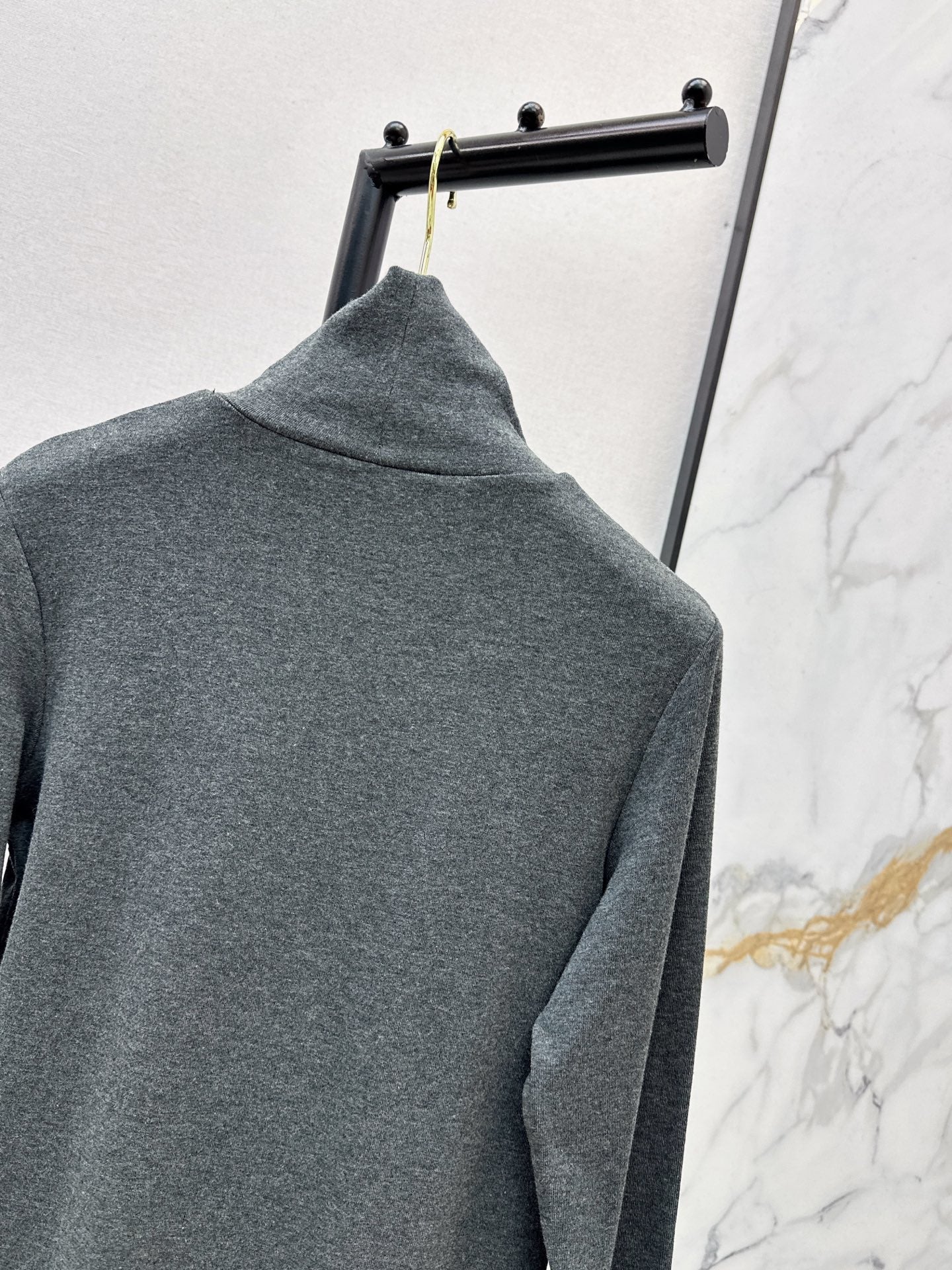 25fw  high neck basic tee