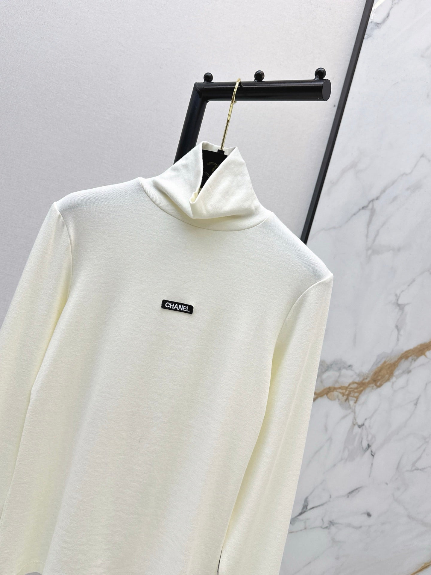 25fw  high neck basic tee