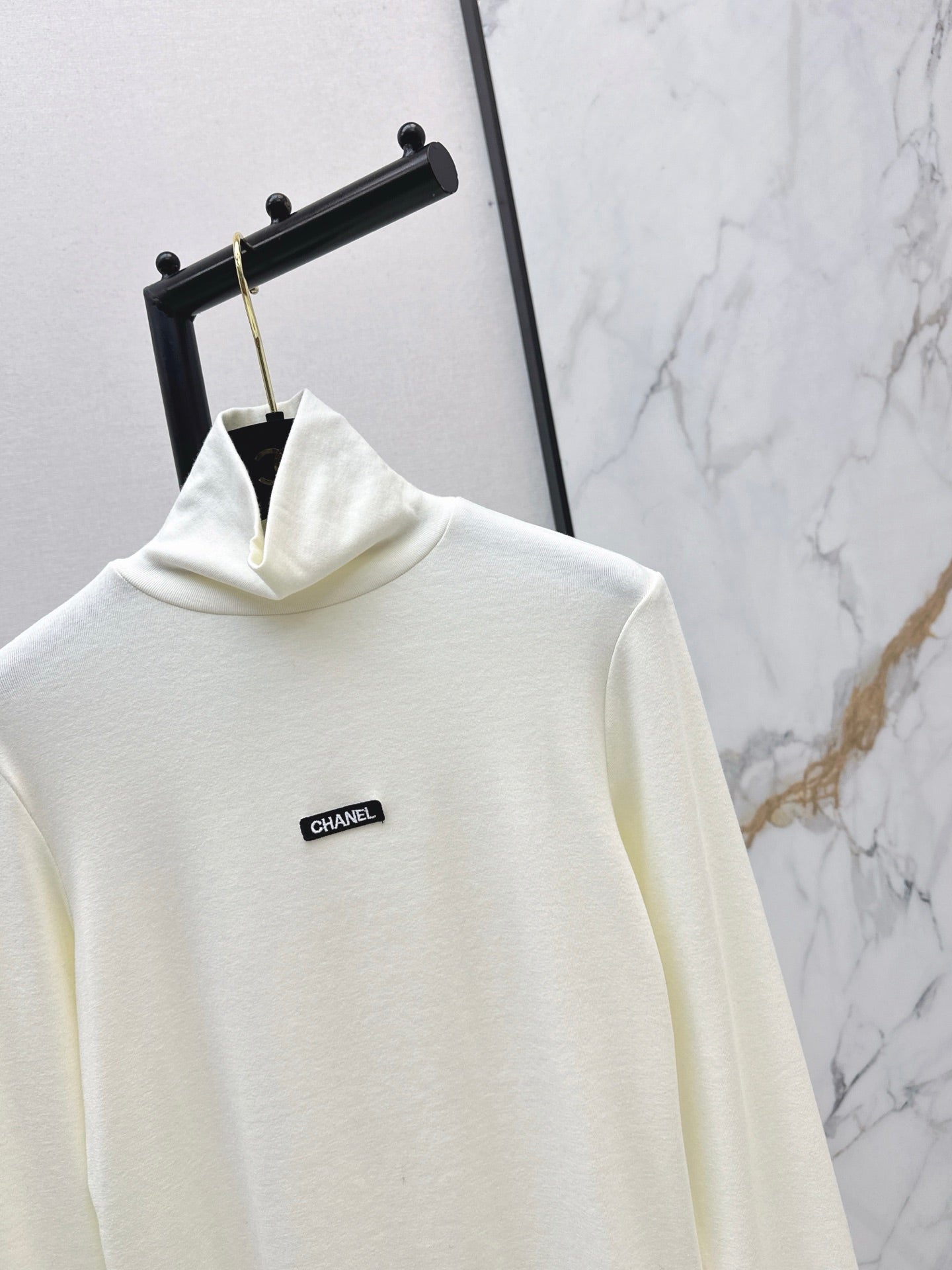 25fw  high neck basic tee