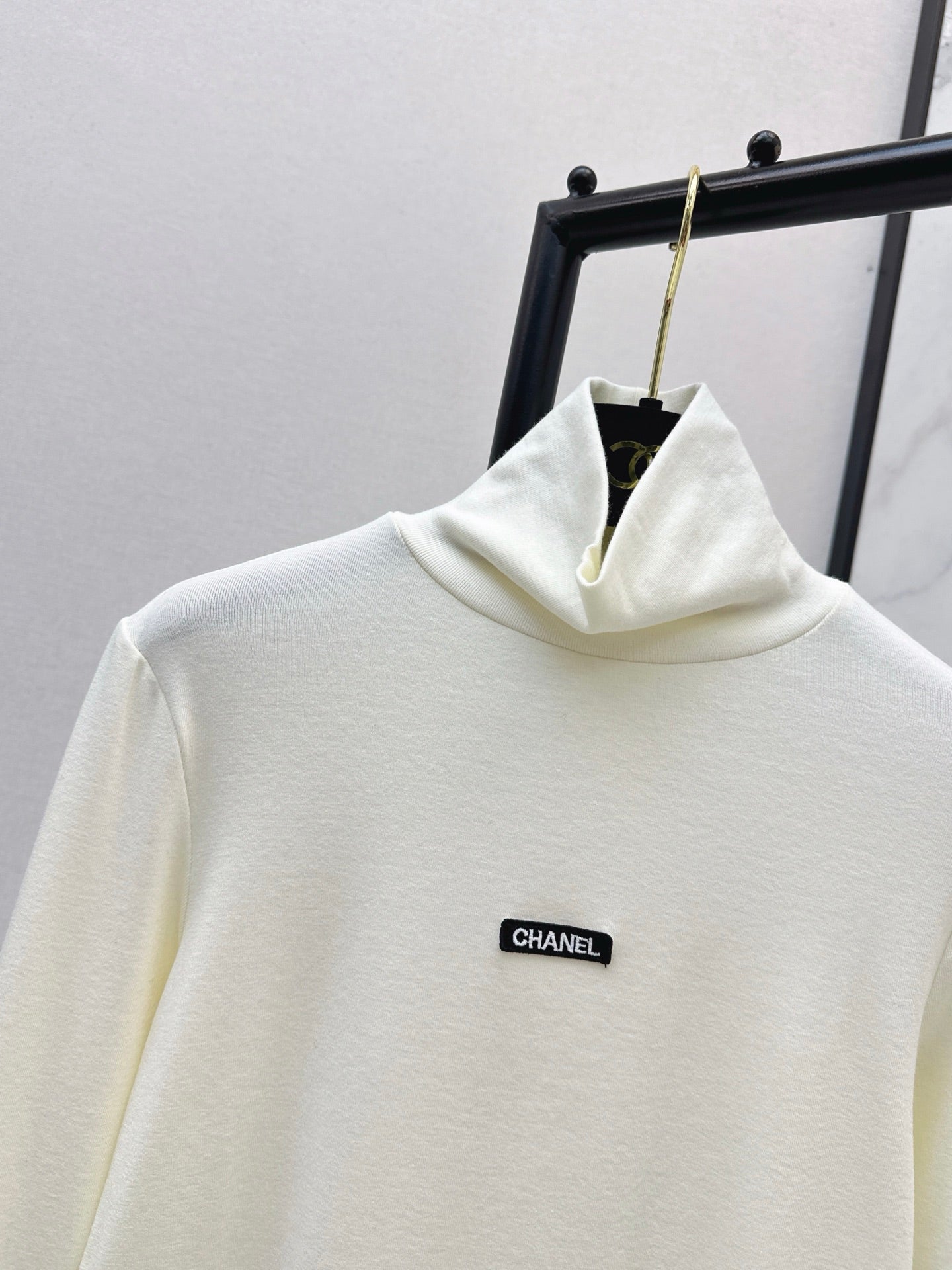 25fw  high neck basic tee