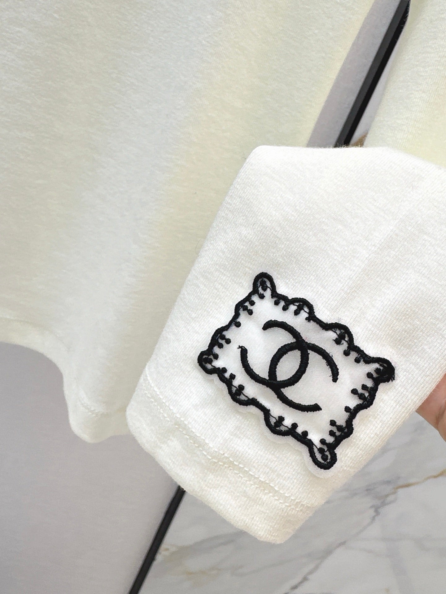 25fw  high neck basic tee