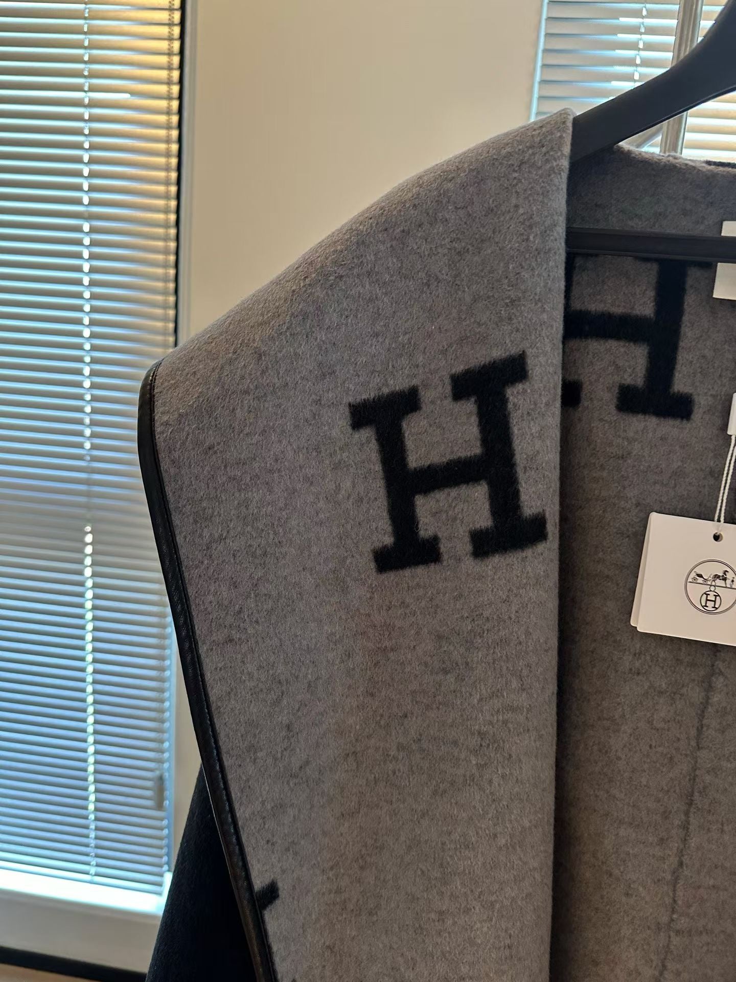 25FW NEW silhouette hooded cashmere coat