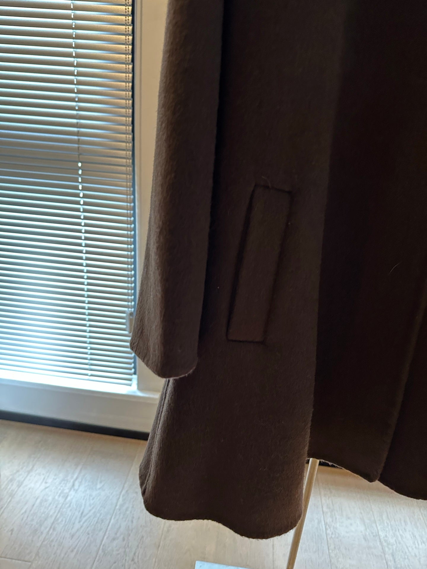 25FW NEW double-sided wool cape paired with Finnish snow fox scarf and cashmere coat