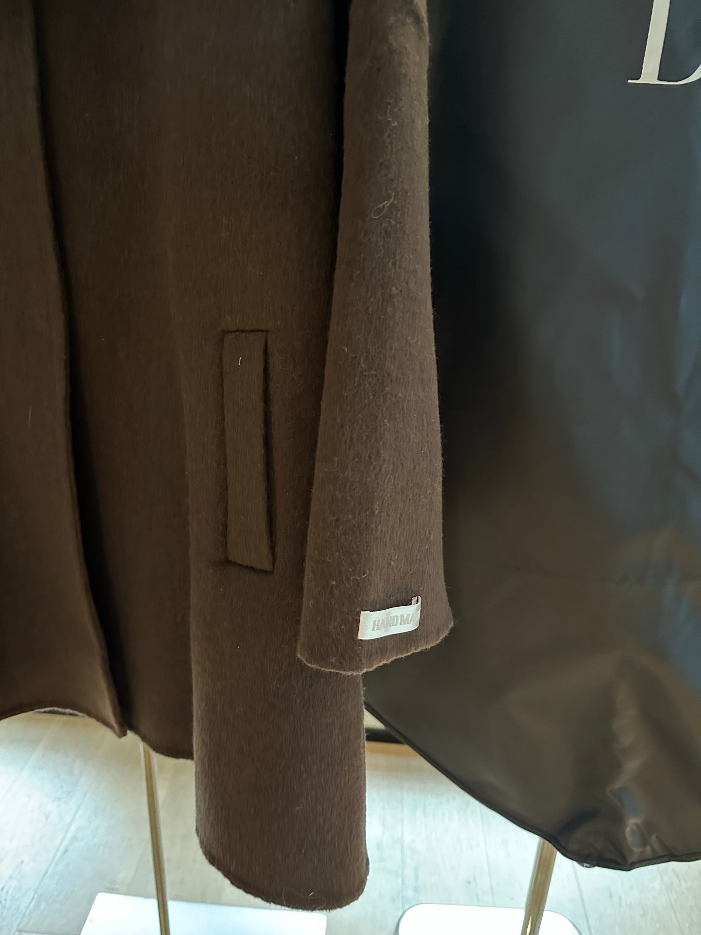 25FW NEW double-sided wool cape paired with Finnish snow fox scarf and cashmere coat