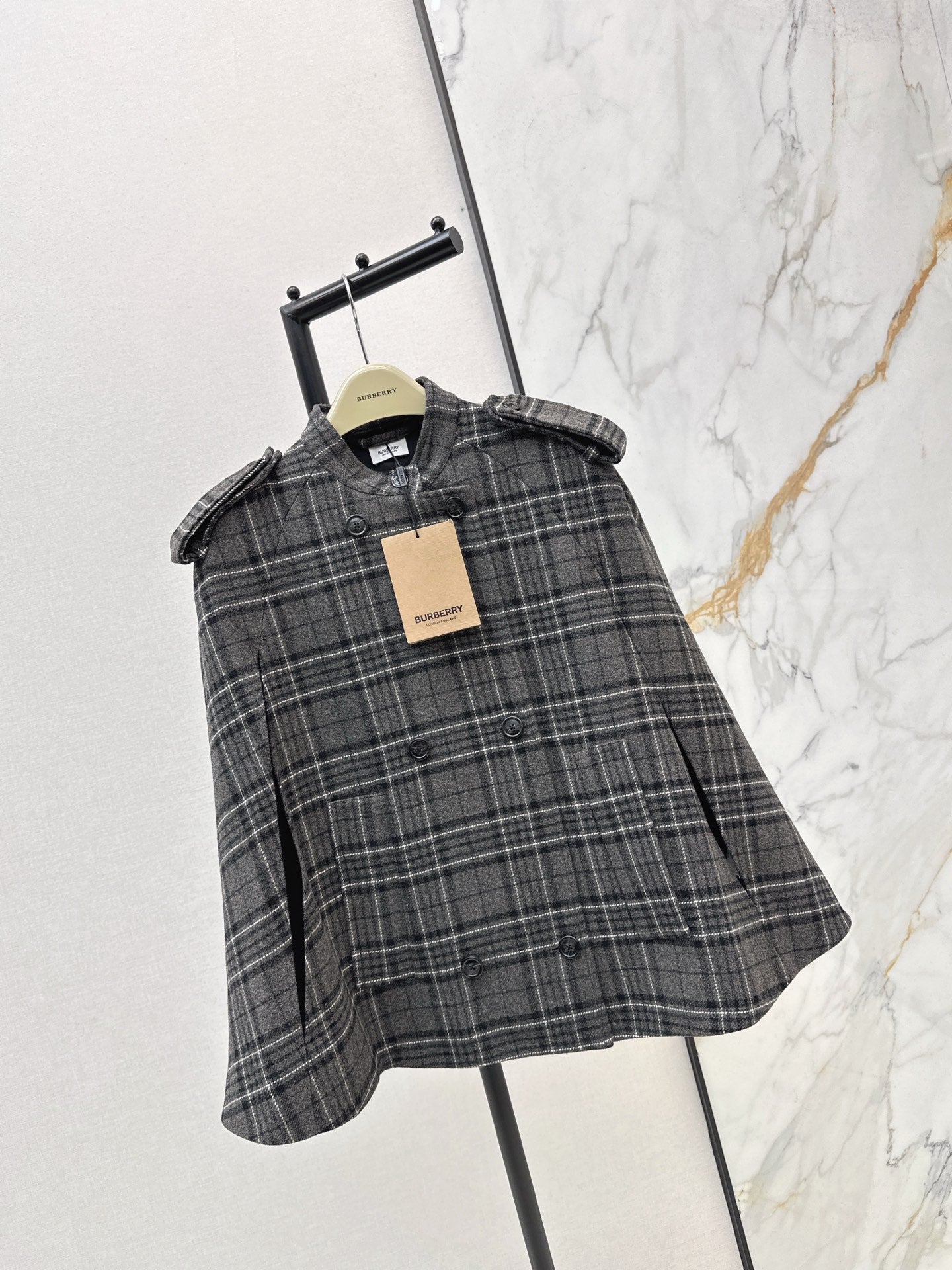 25FW check cape coats