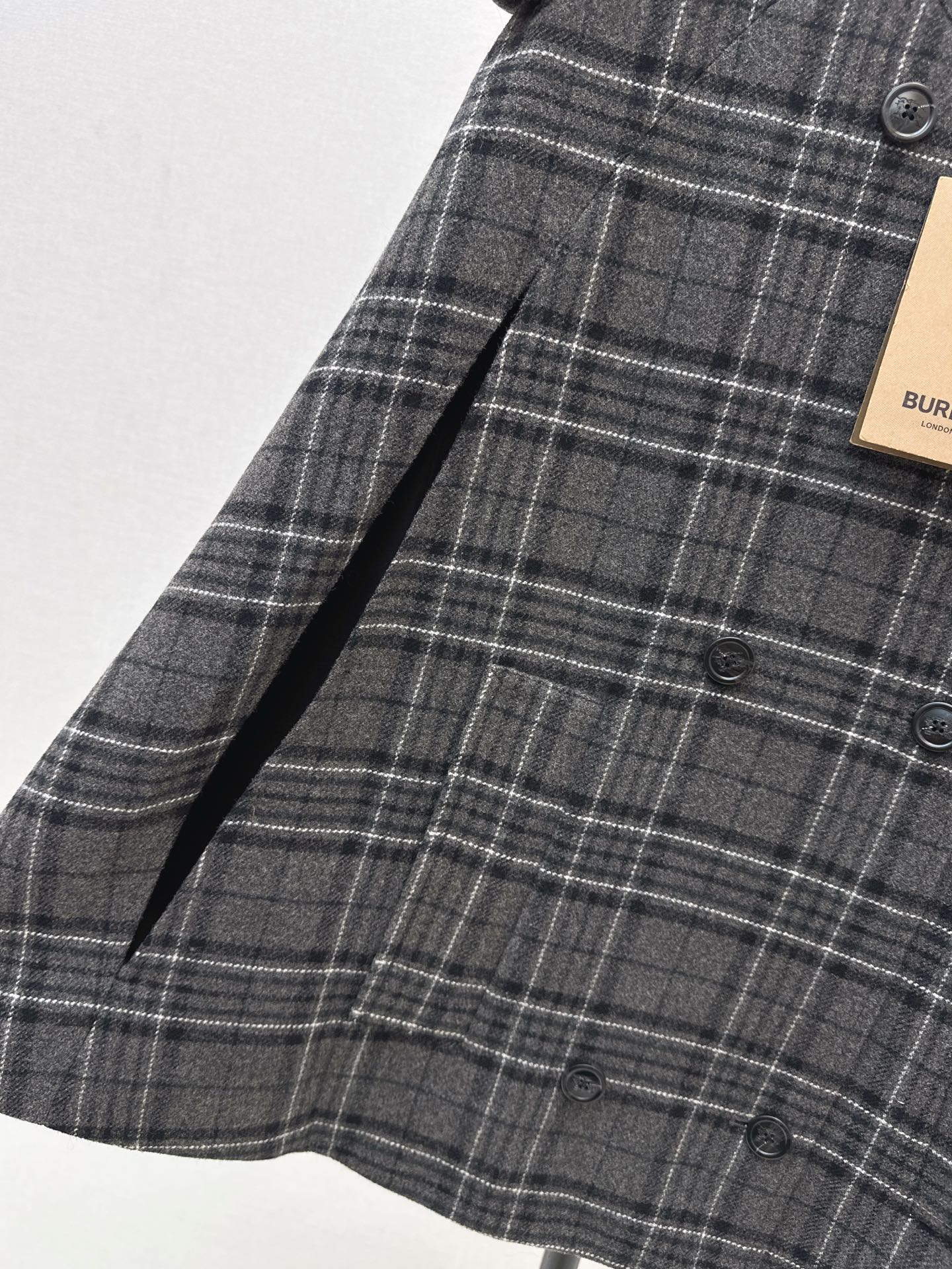 25FW check cape coats