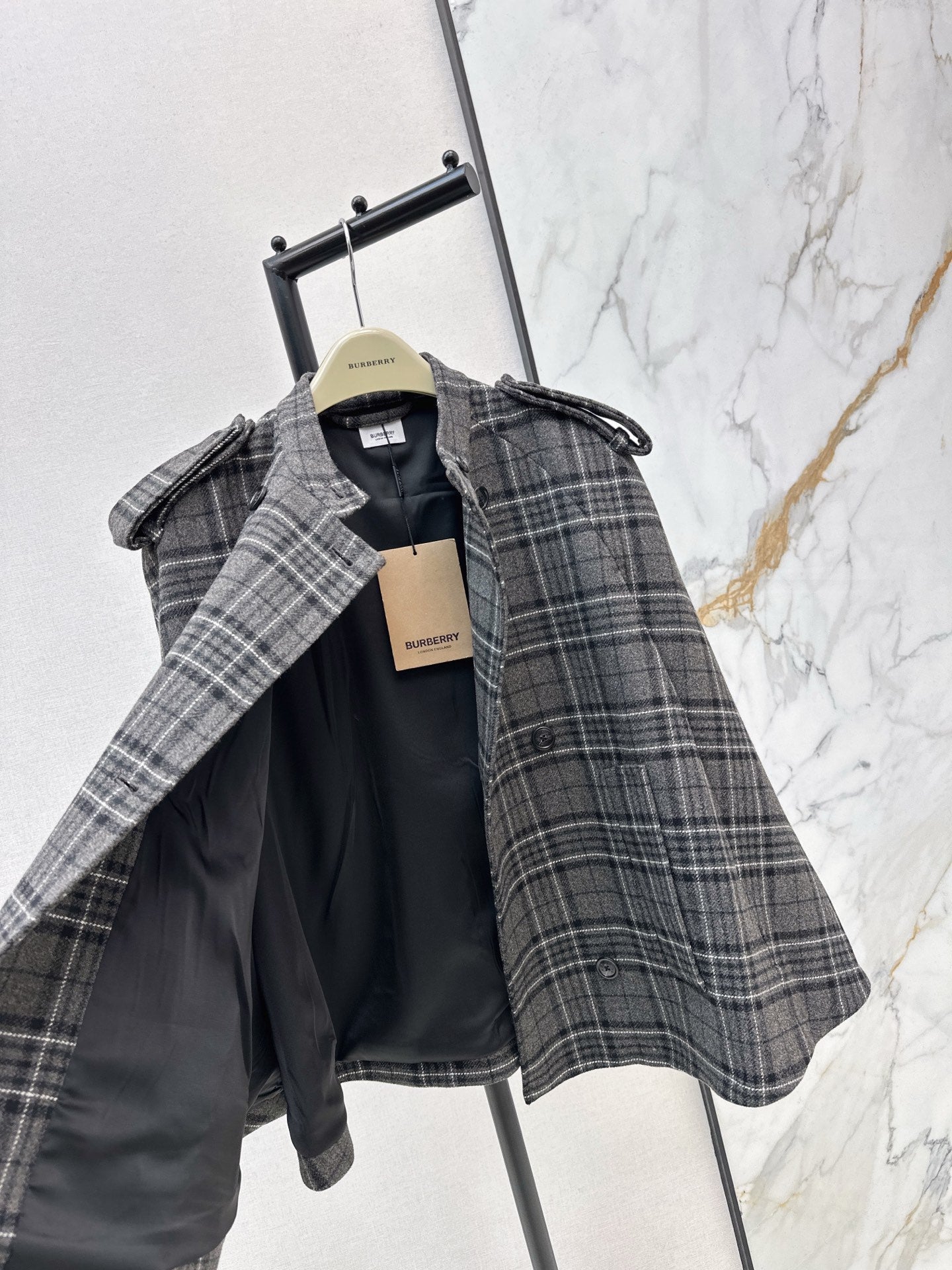25FW check cape coats