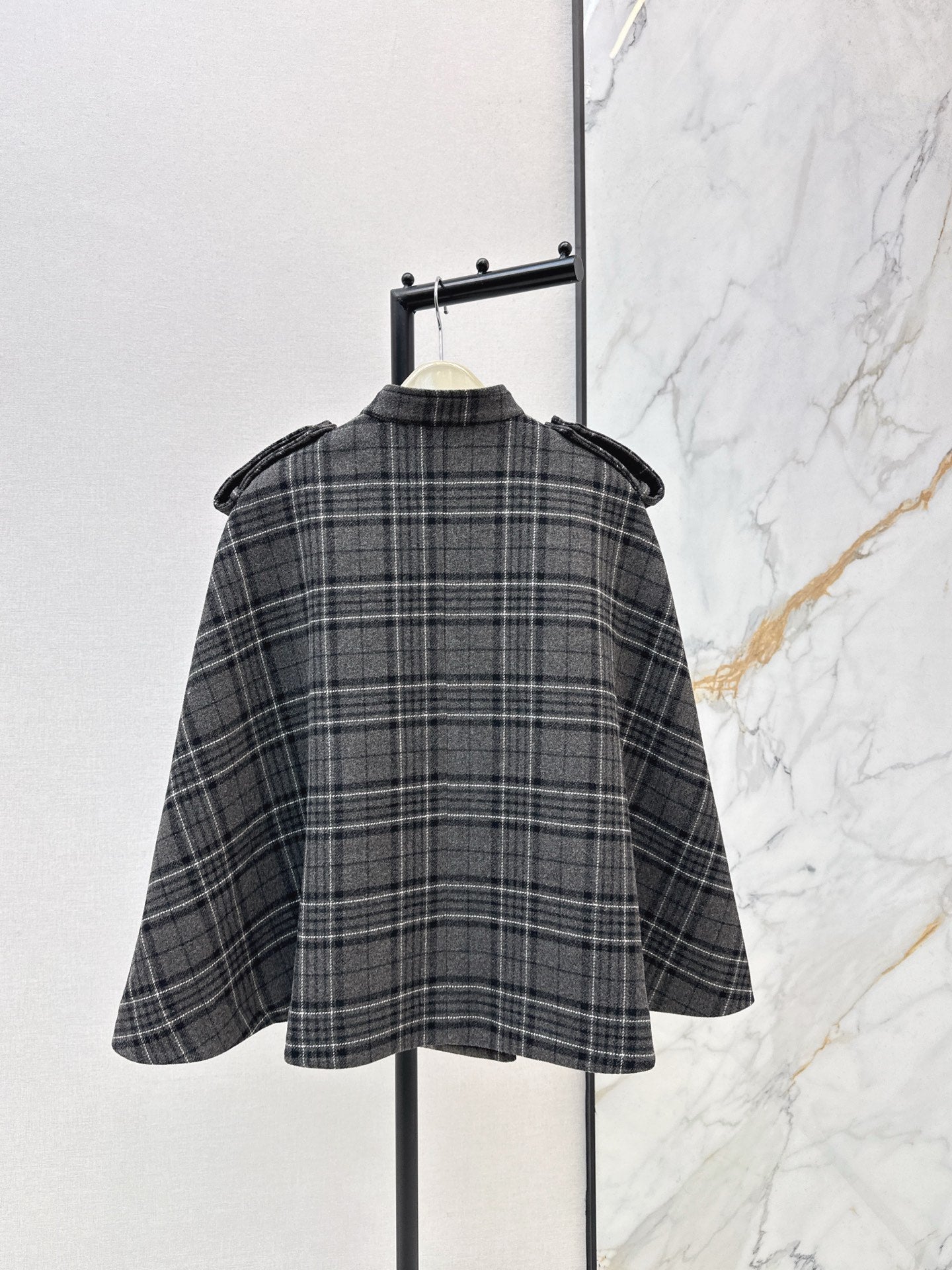 25FW check cape coats