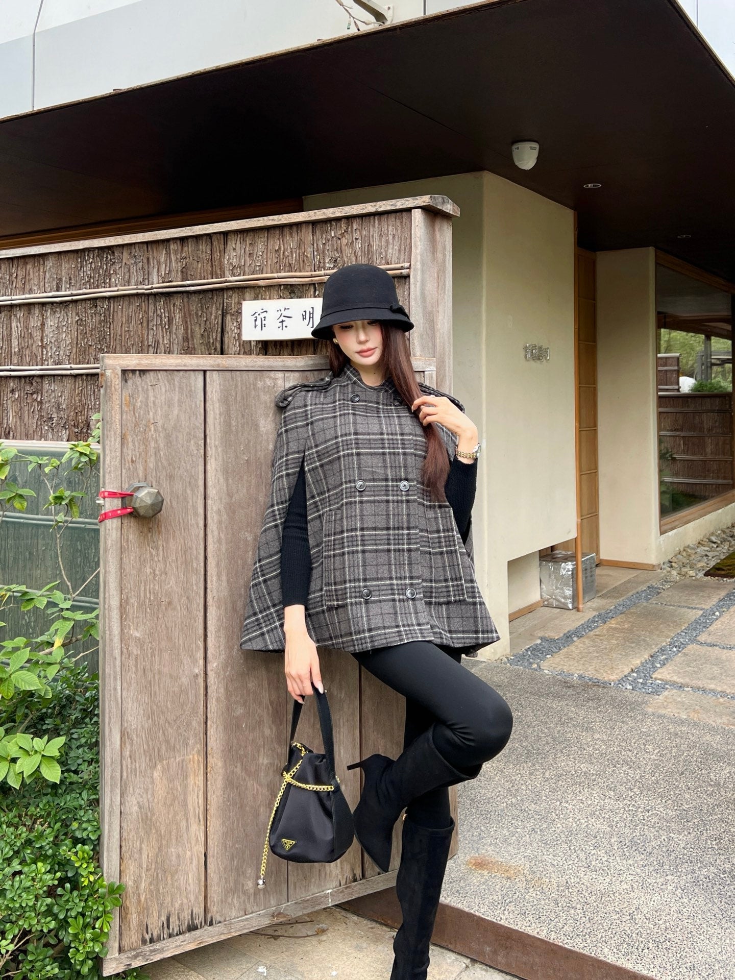 25FW check cape coats