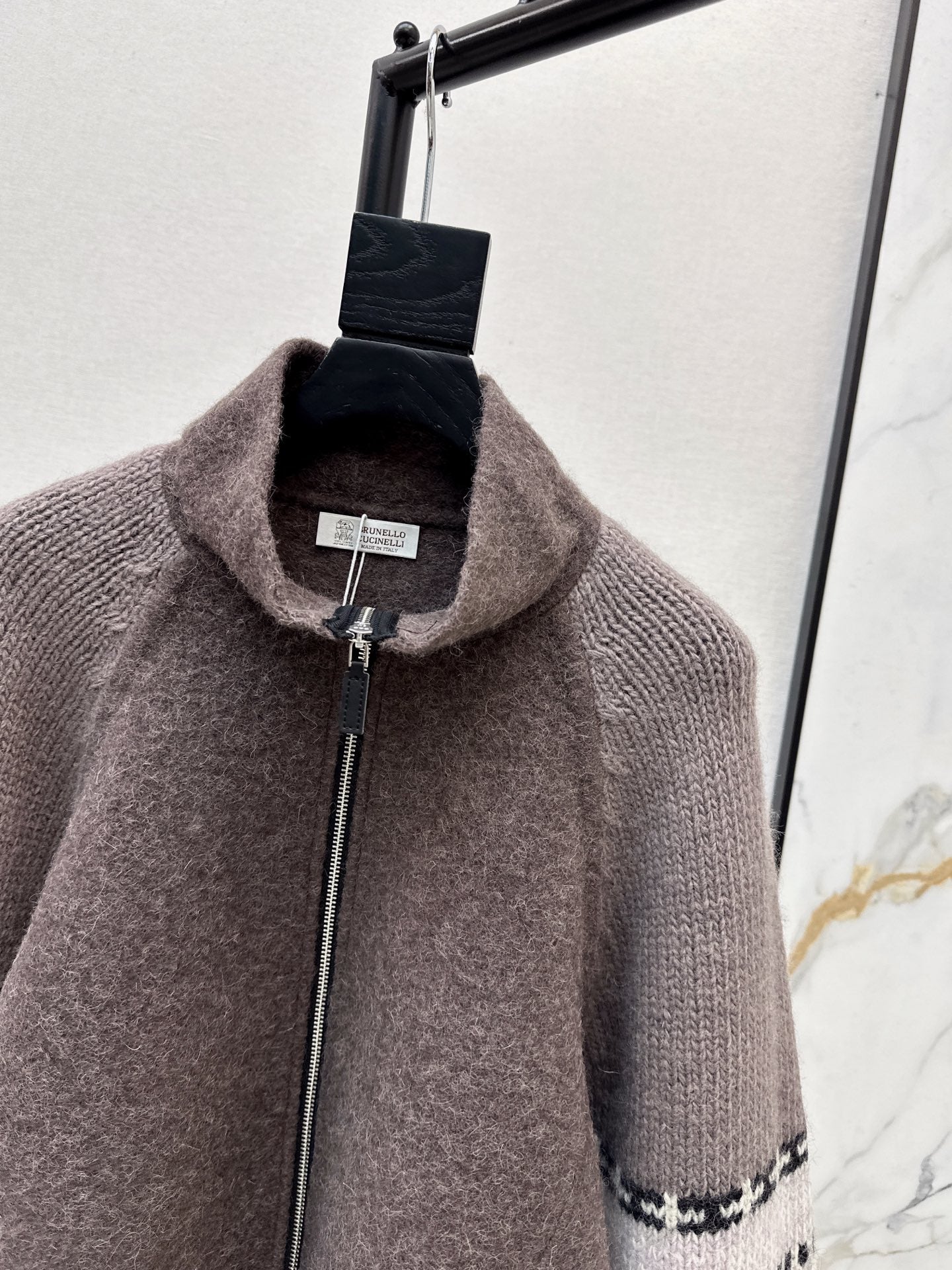 25FW  woolen cardigan