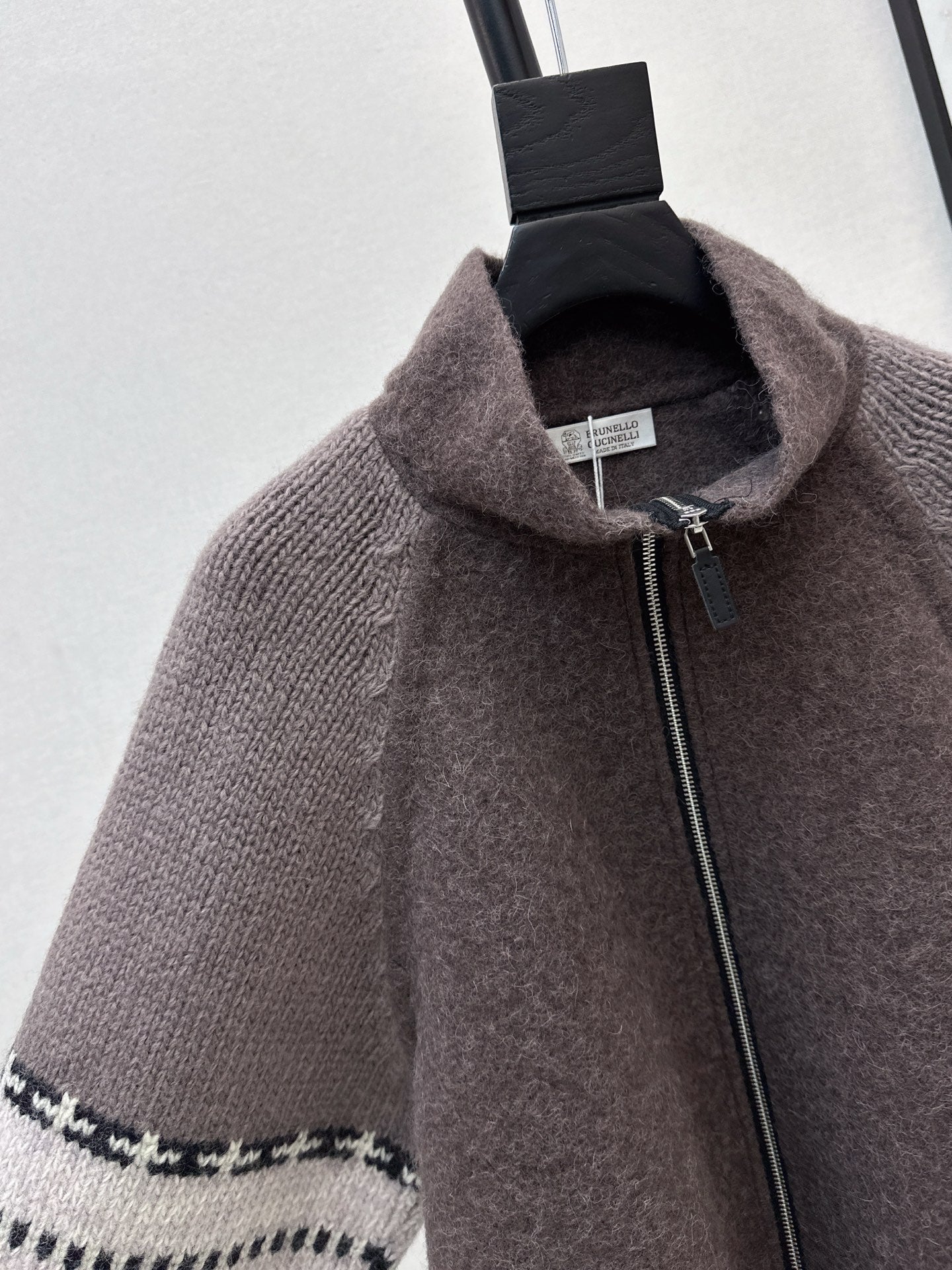 25FW  woolen cardigan