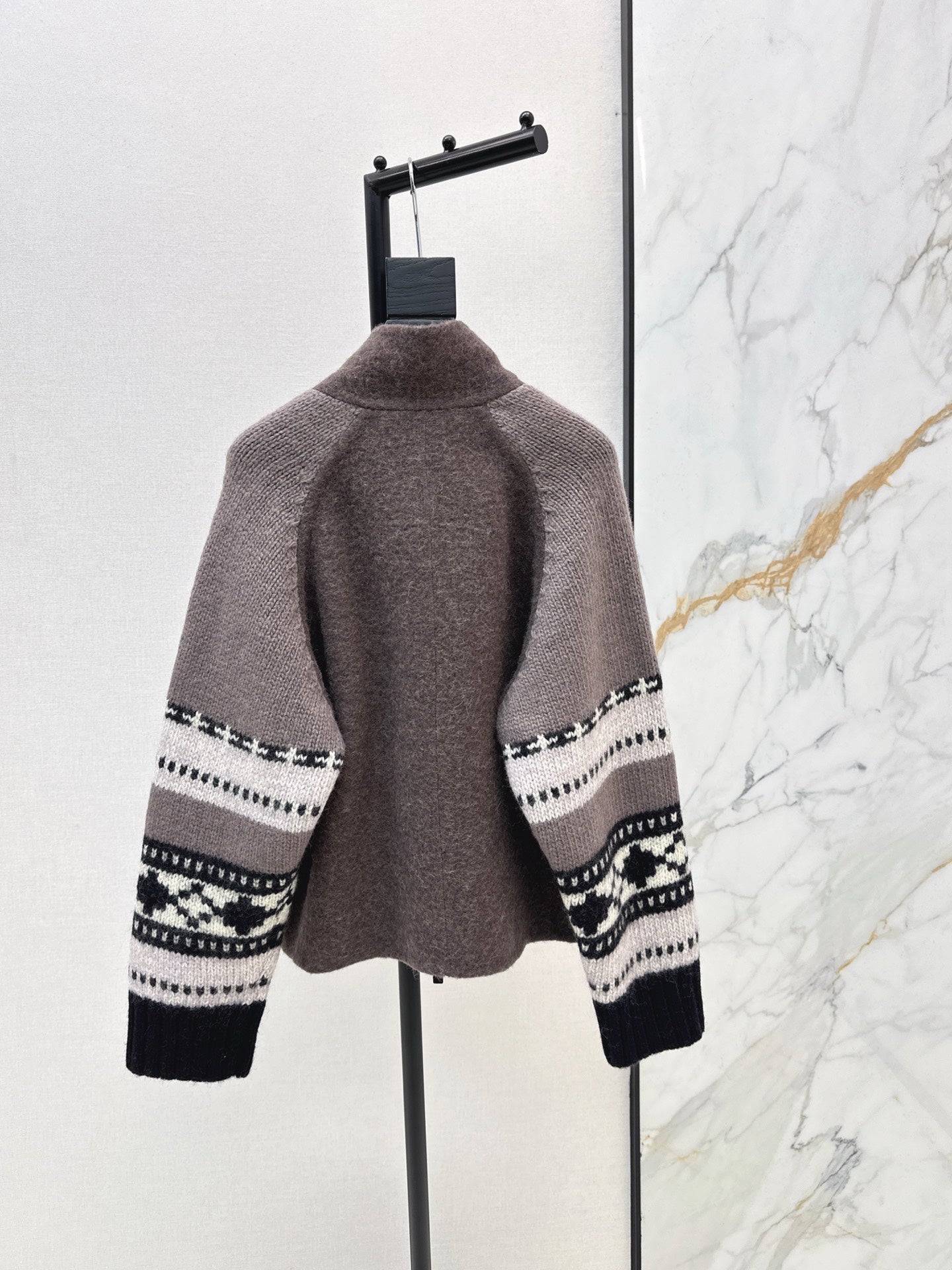 25FW  woolen cardigan