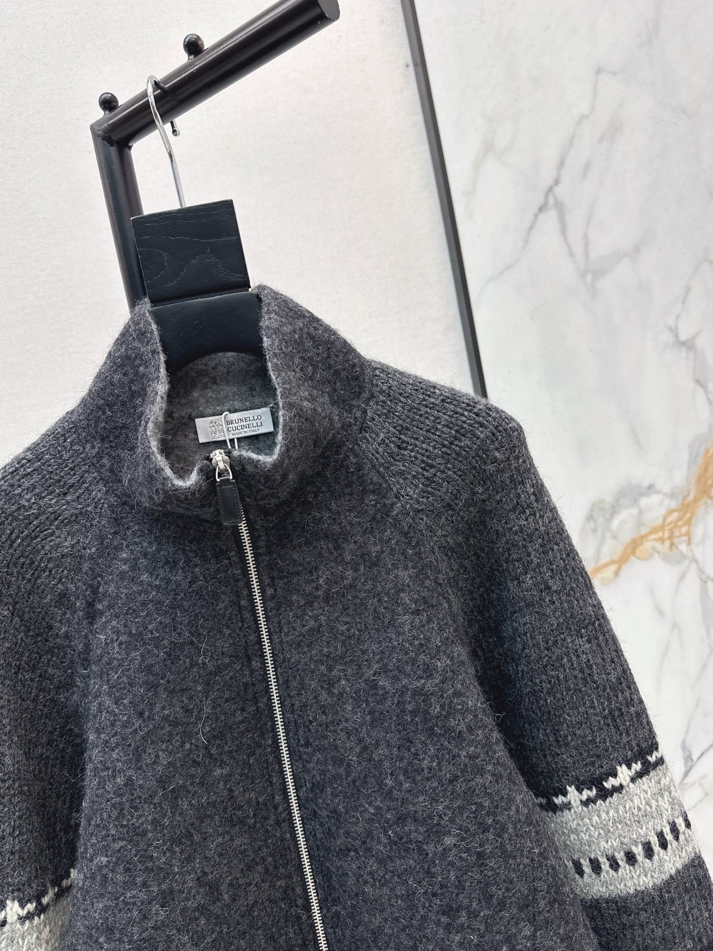 25FW  woolen cardigan