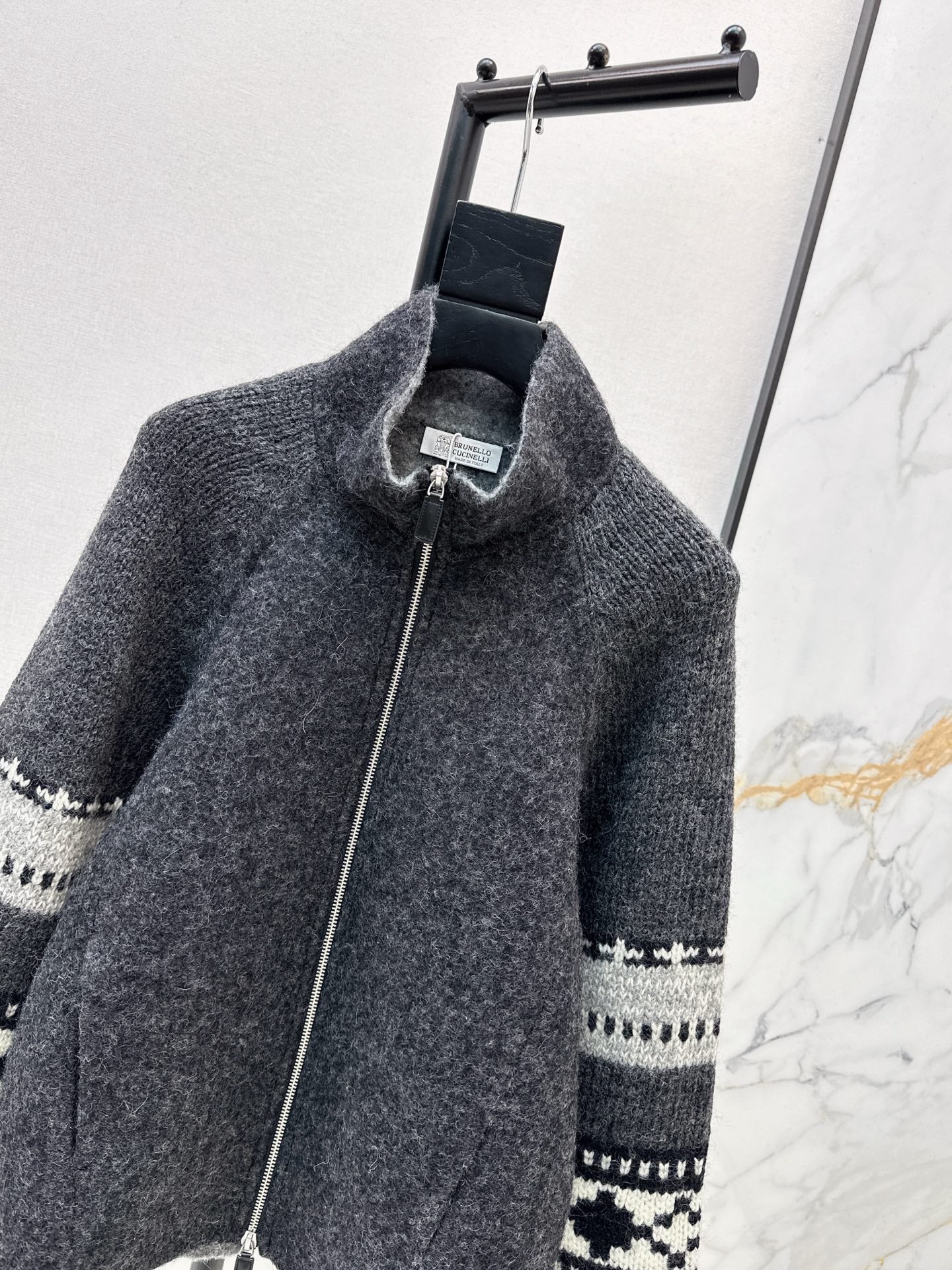 25FW  woolen cardigan