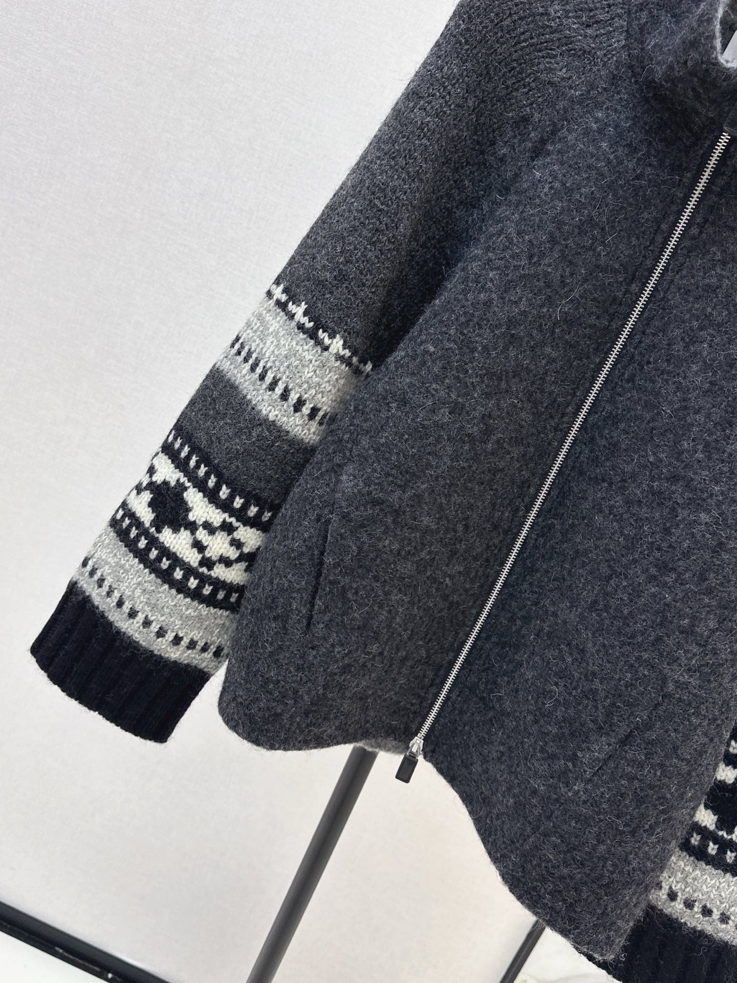 25FW  woolen cardigan